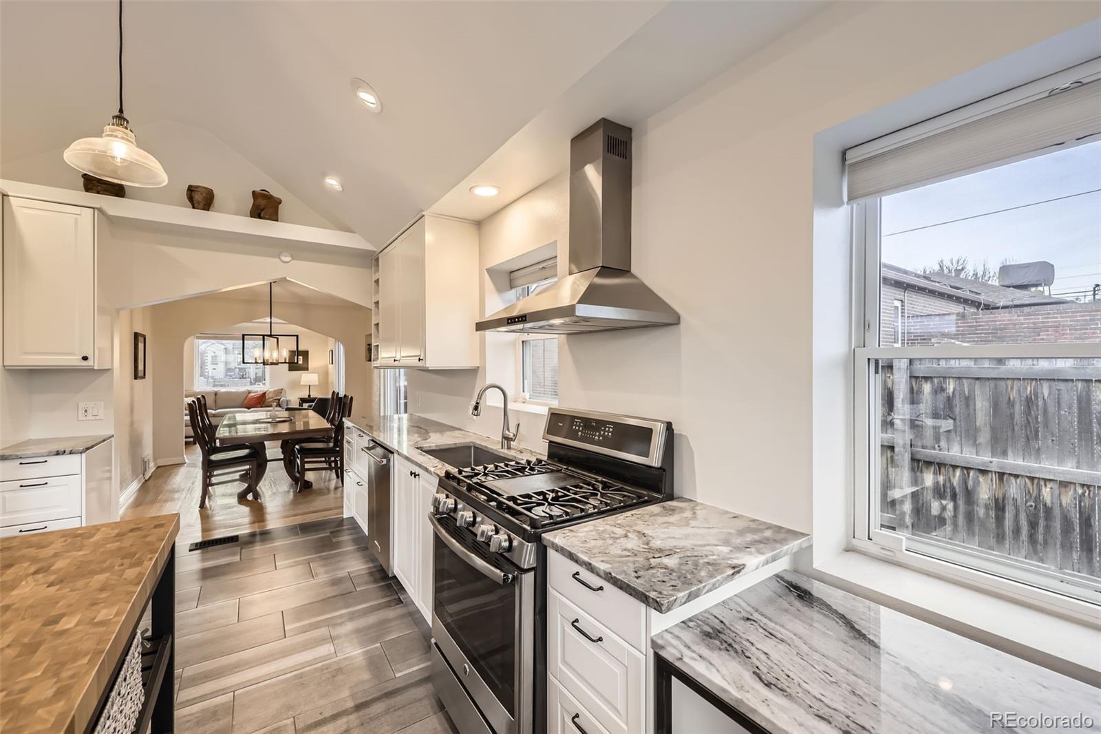 MLS Image #14 for 2555  hudson street,denver, Colorado