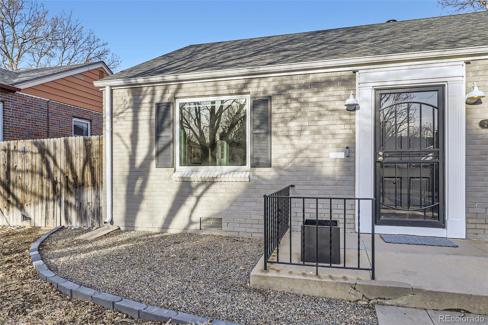 MLS Image #3 for 2555  hudson street,denver, Colorado