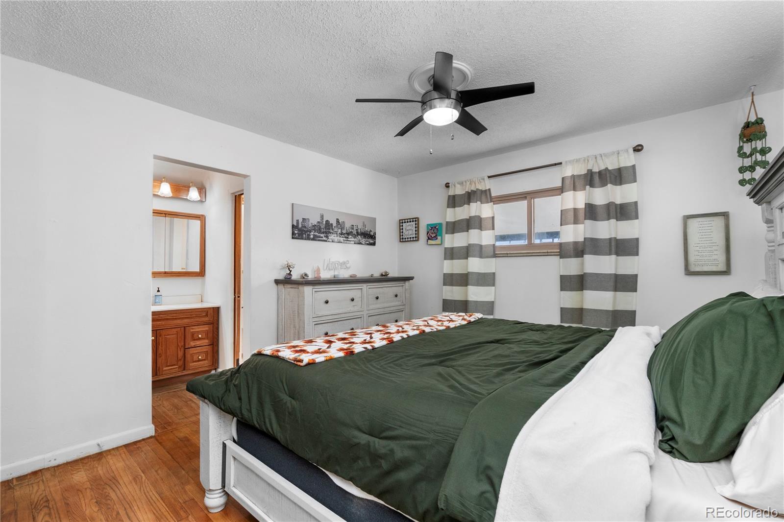 MLS Image #9 for 2381  newark street,aurora, Colorado