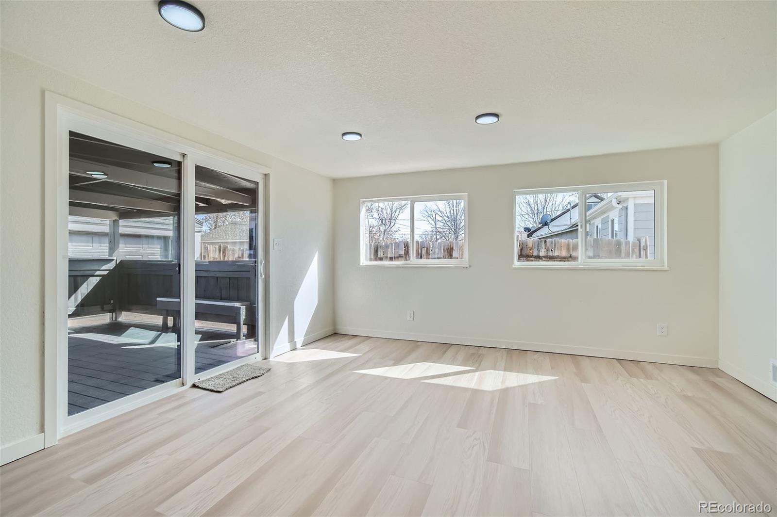 MLS Image #10 for 5050  steele street,denver, Colorado