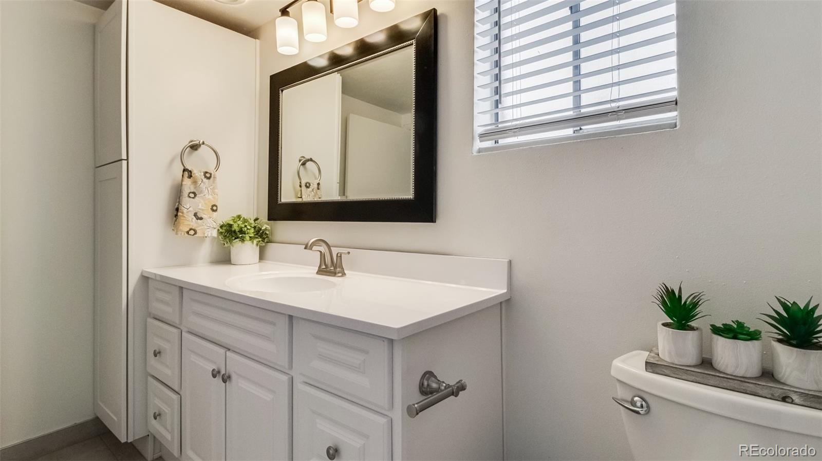 MLS Image #14 for 1525 s holly street,denver, Colorado