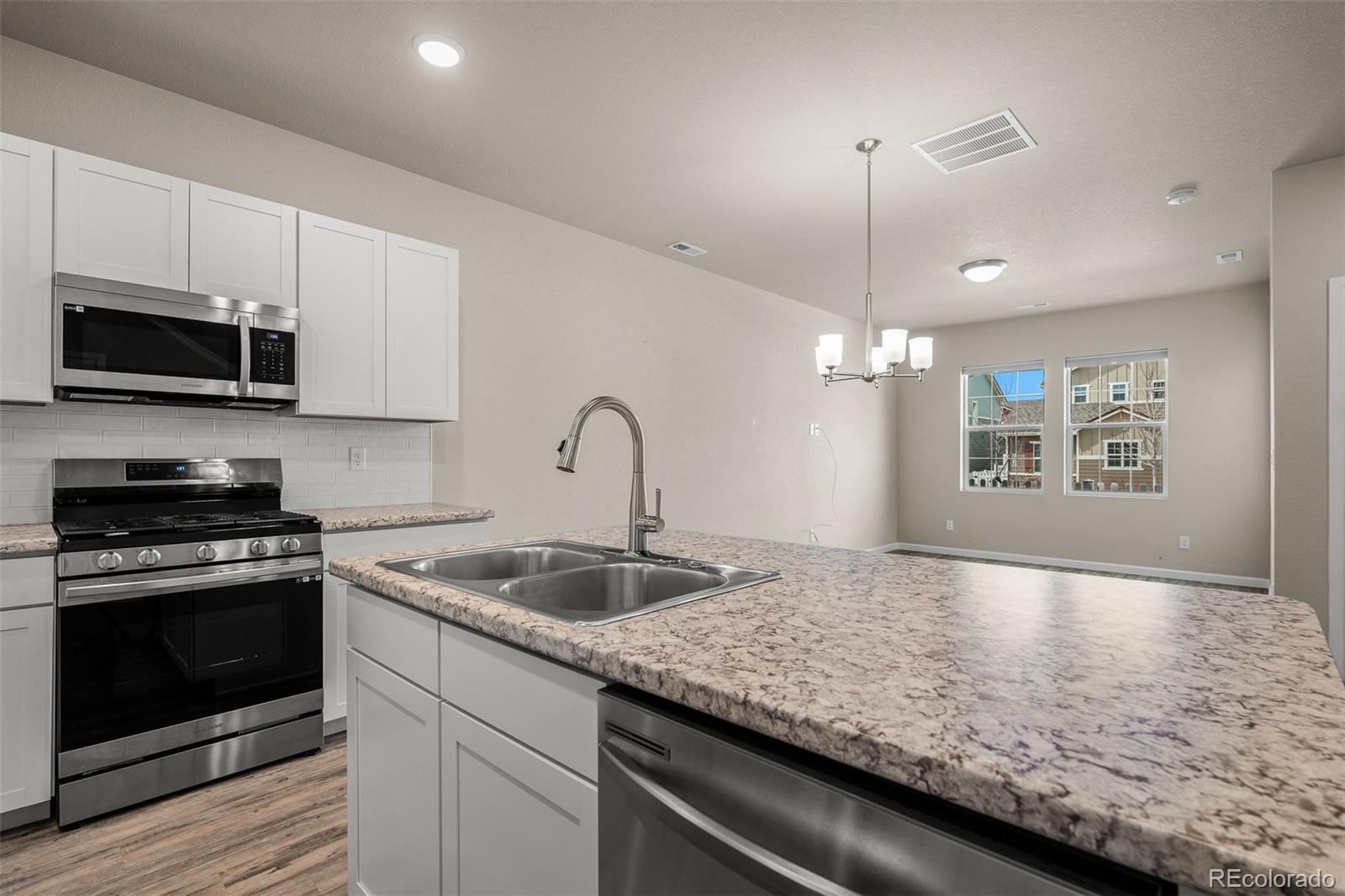 MLS Image #11 for 5031  mountain vista heights,colorado springs, Colorado