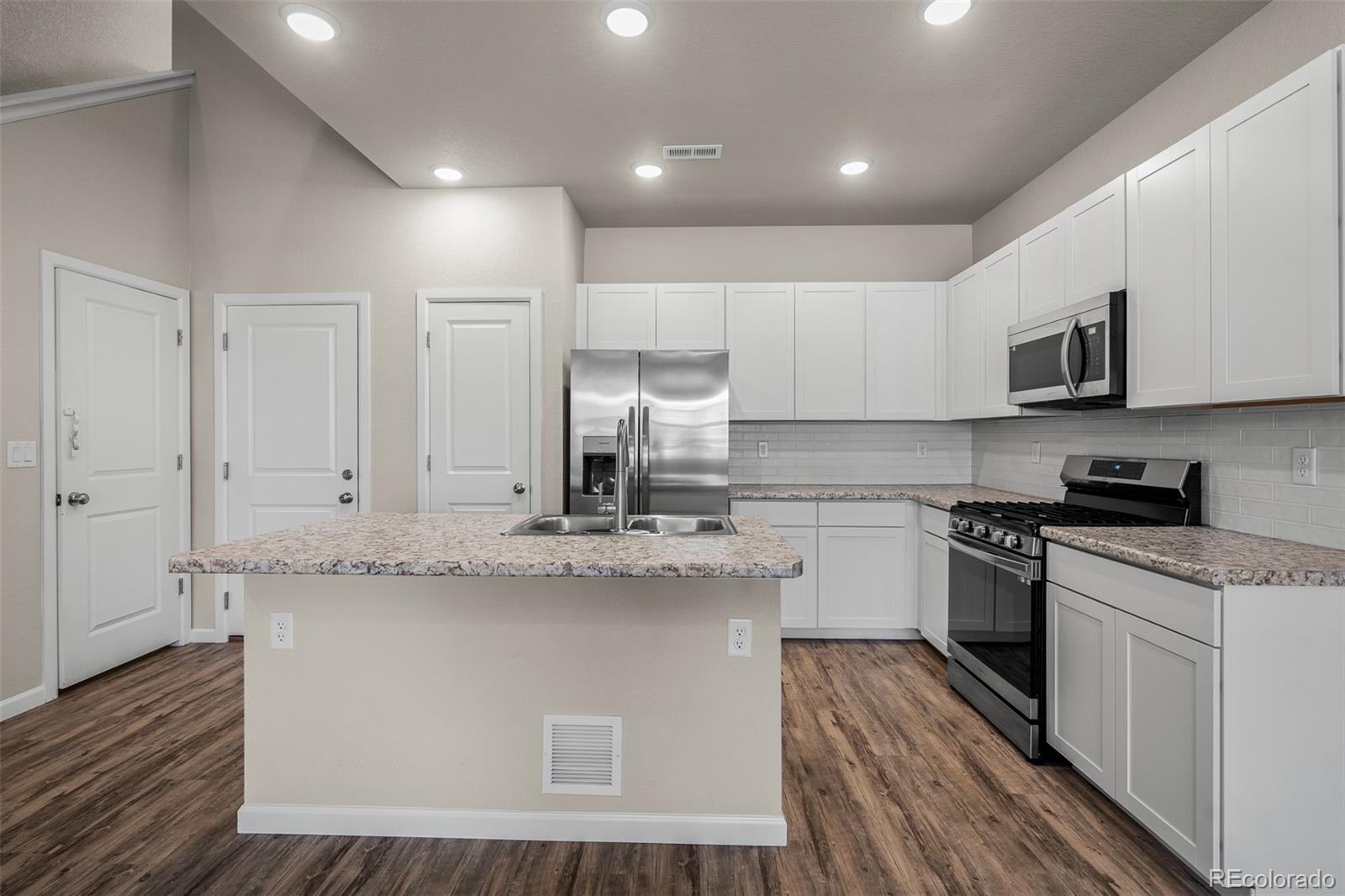 MLS Image #6 for 5031  mountain vista heights,colorado springs, Colorado