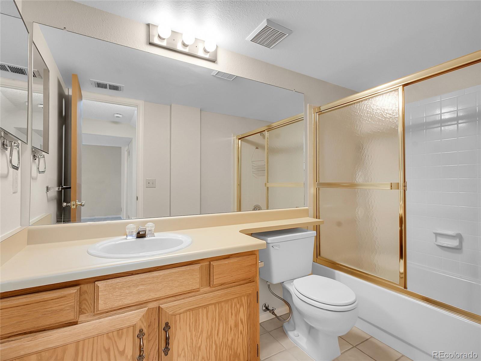 MLS Image #18 for 1470 s quebec way,denver, Colorado