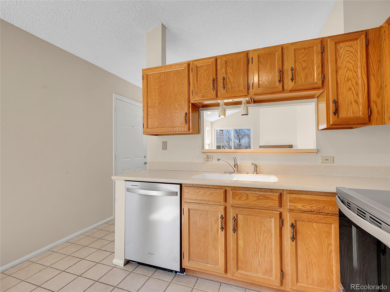 MLS Image #9 for 1470 s quebec way,denver, Colorado