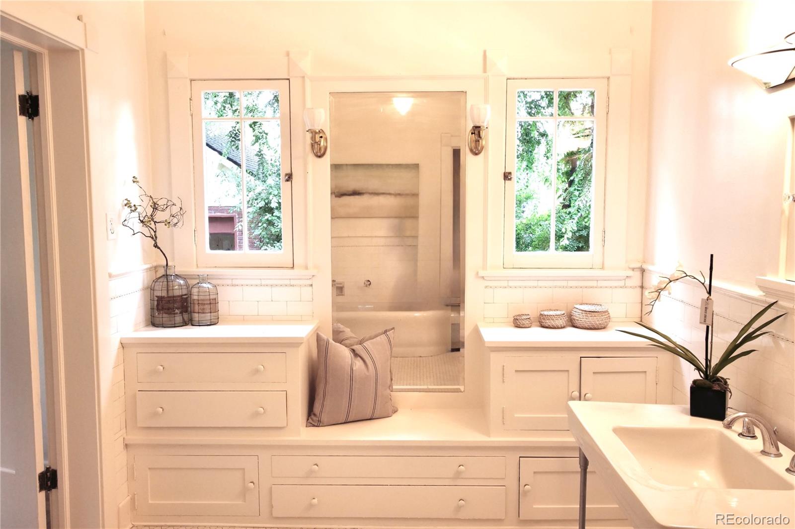 MLS Image #20 for 723  steele street,denver, Colorado