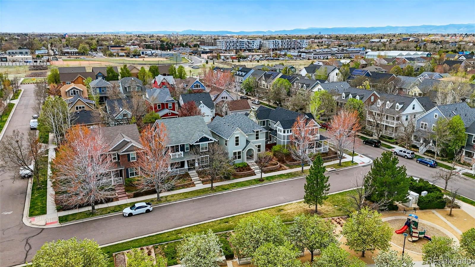 MLS Image #4 for 9826 e 27th drive,denver, Colorado