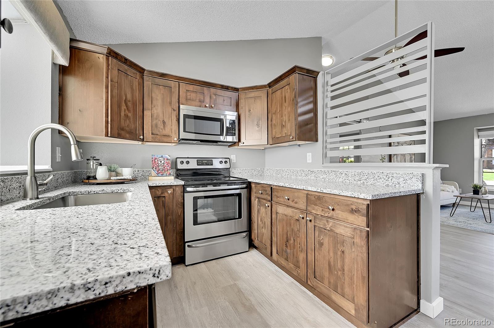 MLS Image #13 for 17336 e rice circle,aurora, Colorado