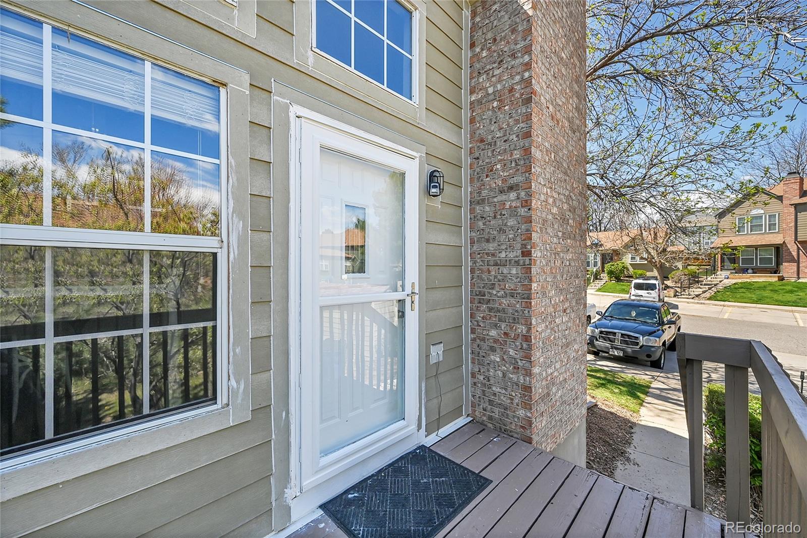 MLS Image #2 for 17336 e rice circle,aurora, Colorado