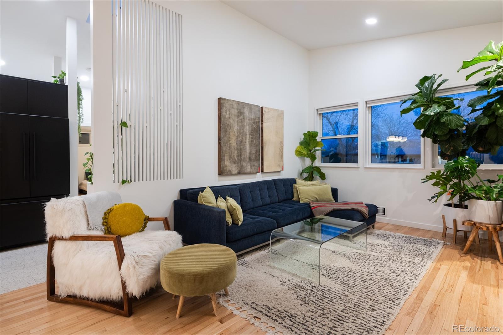 MLS Image #13 for 2067 s vrain street,denver, Colorado