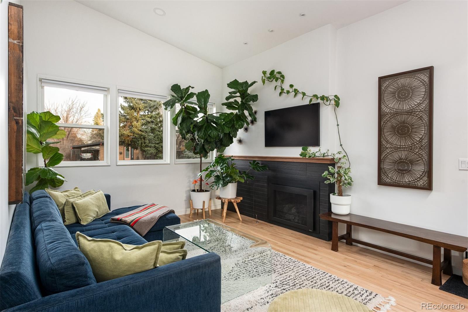 MLS Image #9 for 2067 s vrain street,denver, Colorado