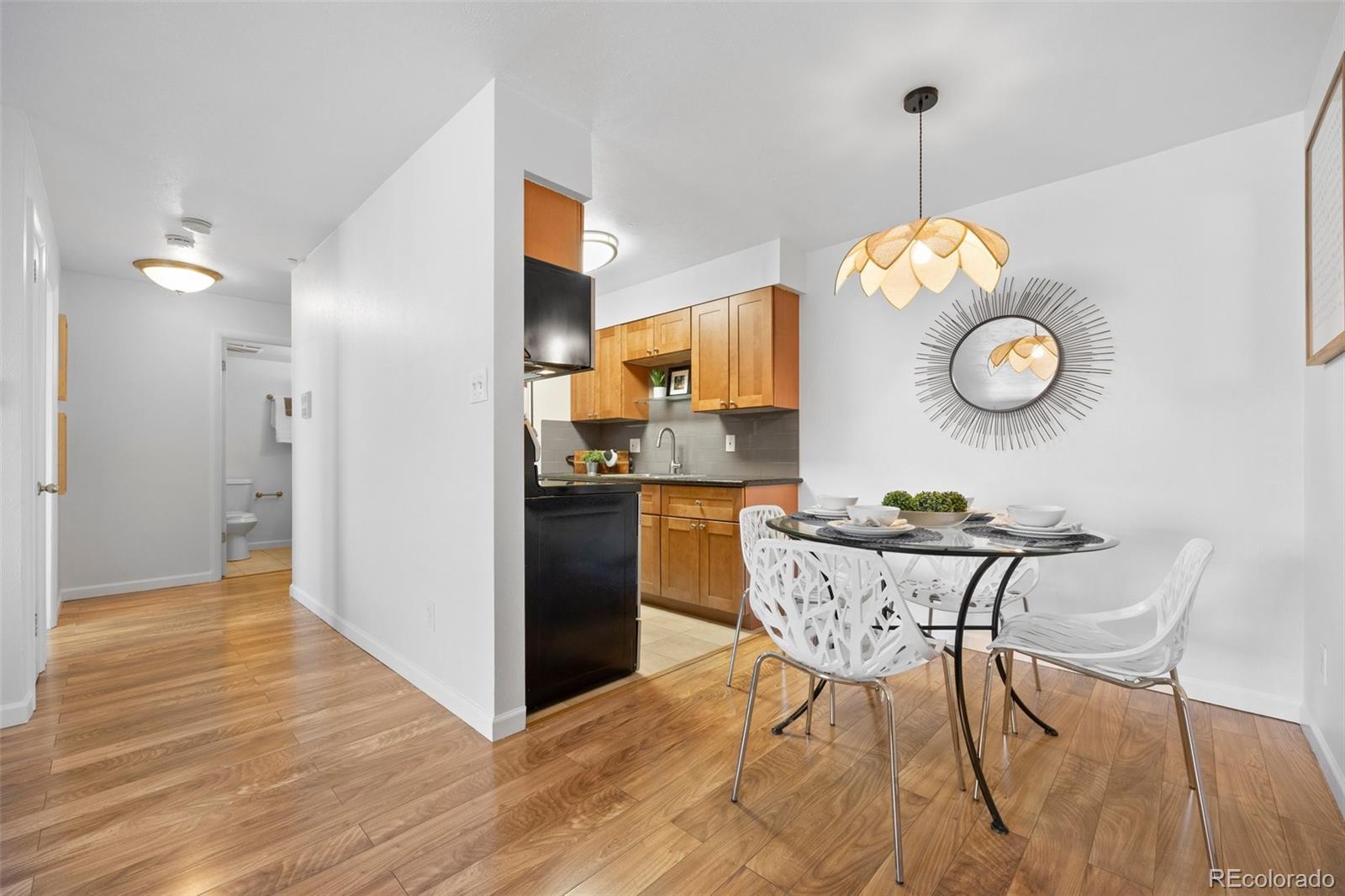 MLS Image #4 for 252 n pennsylvania street,denver, Colorado