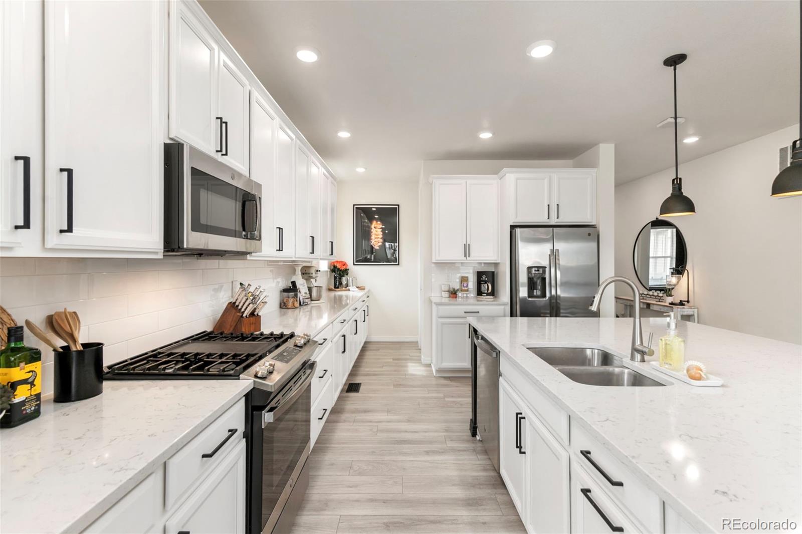MLS Image #11 for 17614  drake street,broomfield, Colorado