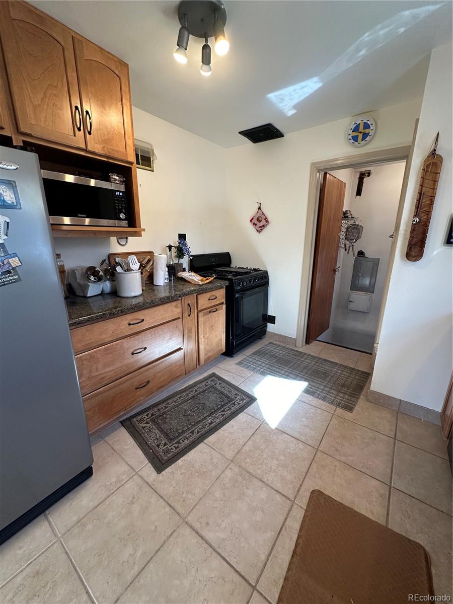 MLS Image #11 for 2732 s downing circle,denver, Colorado