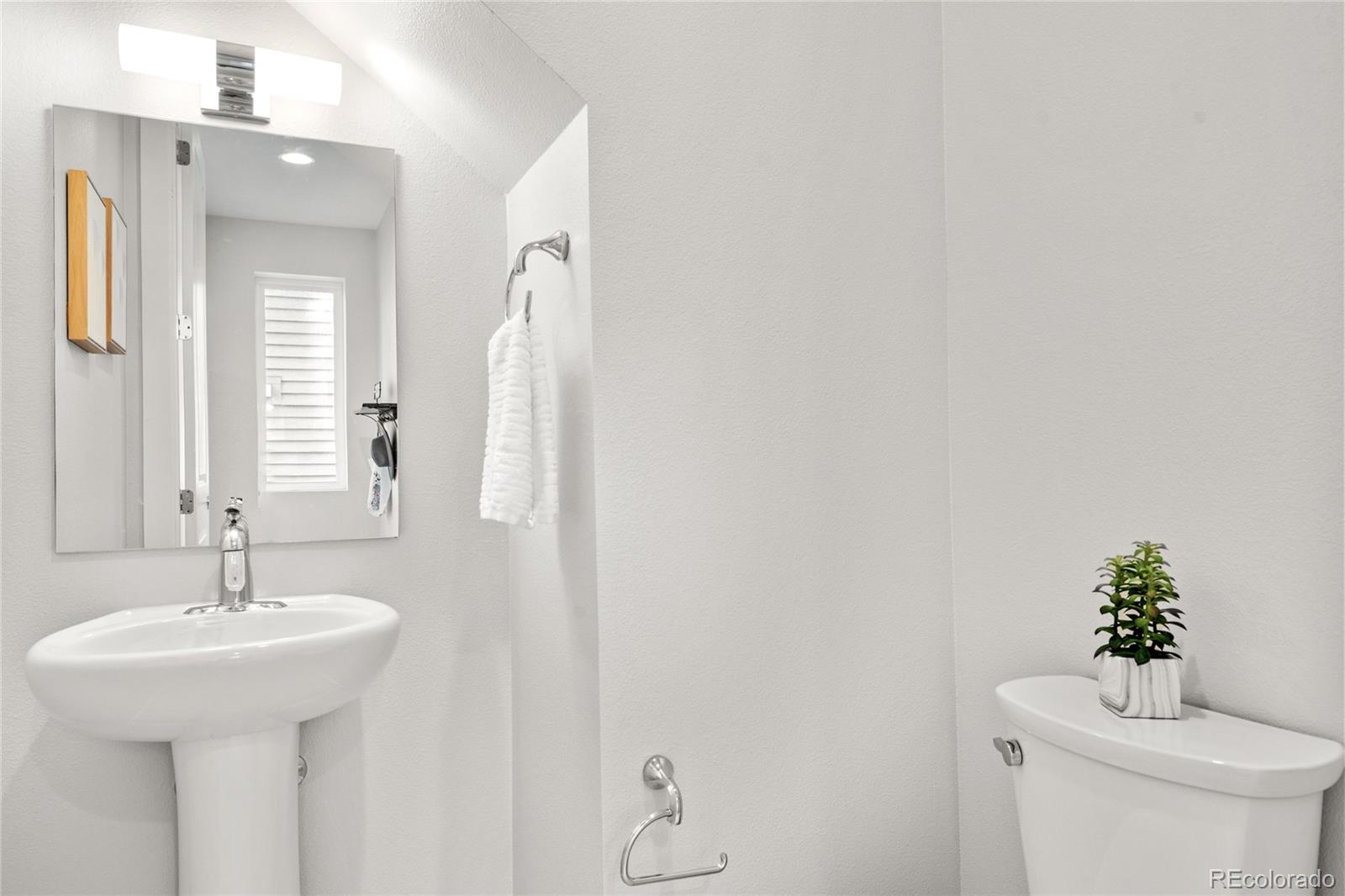 MLS Image #11 for 2321  eliot street,denver, Colorado