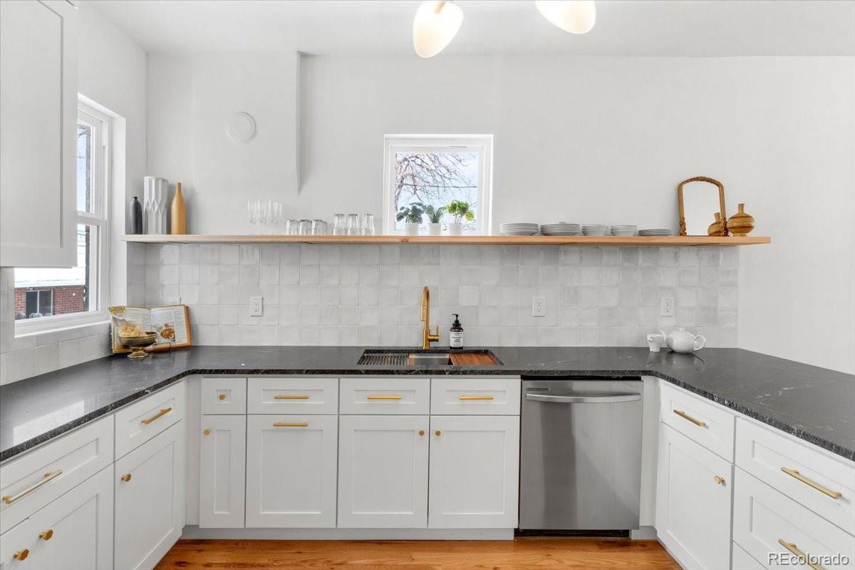 MLS Image #10 for 2647 n high street,denver, Colorado