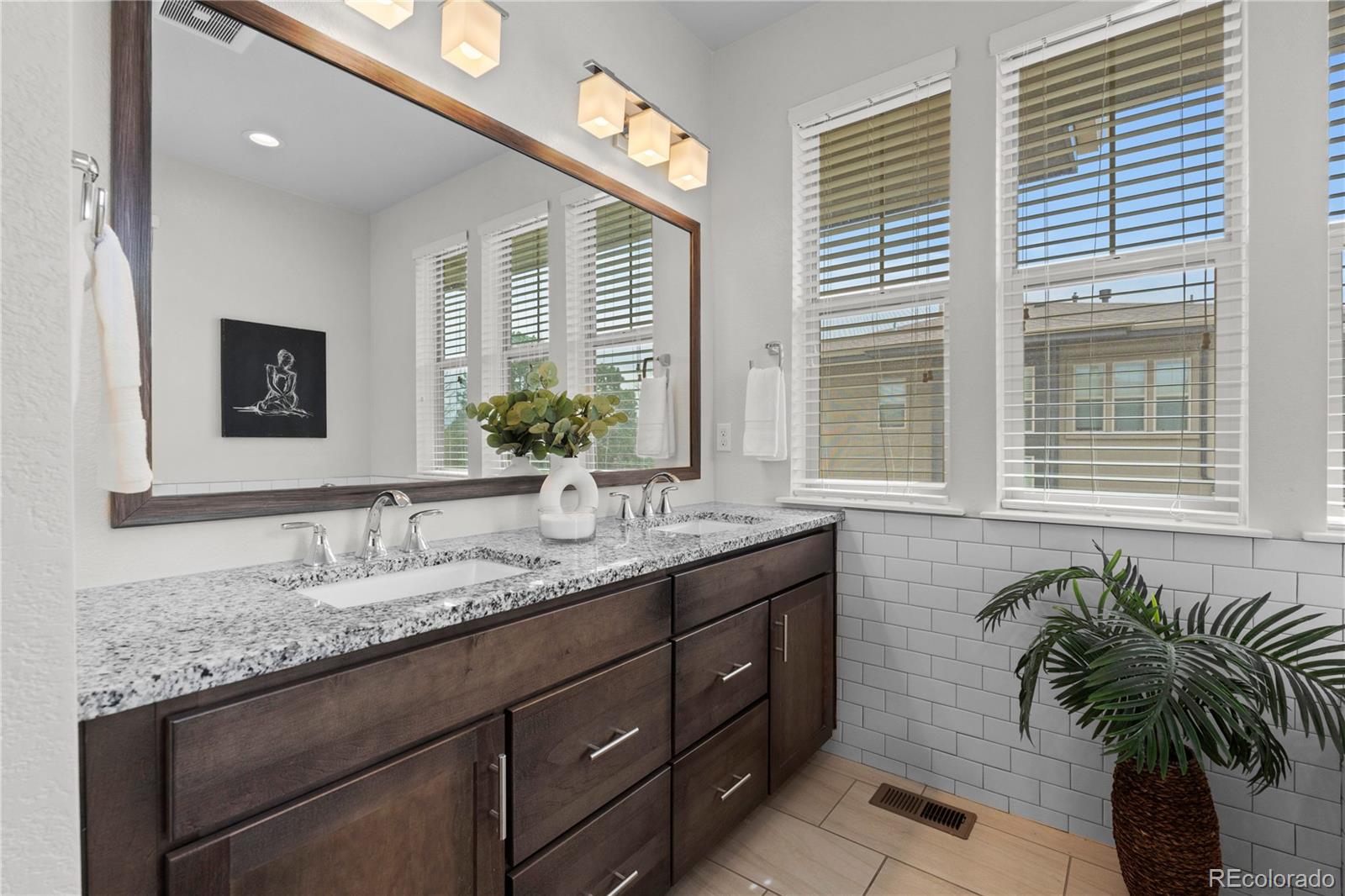 MLS Image #15 for 188 s locust street,denver, Colorado
