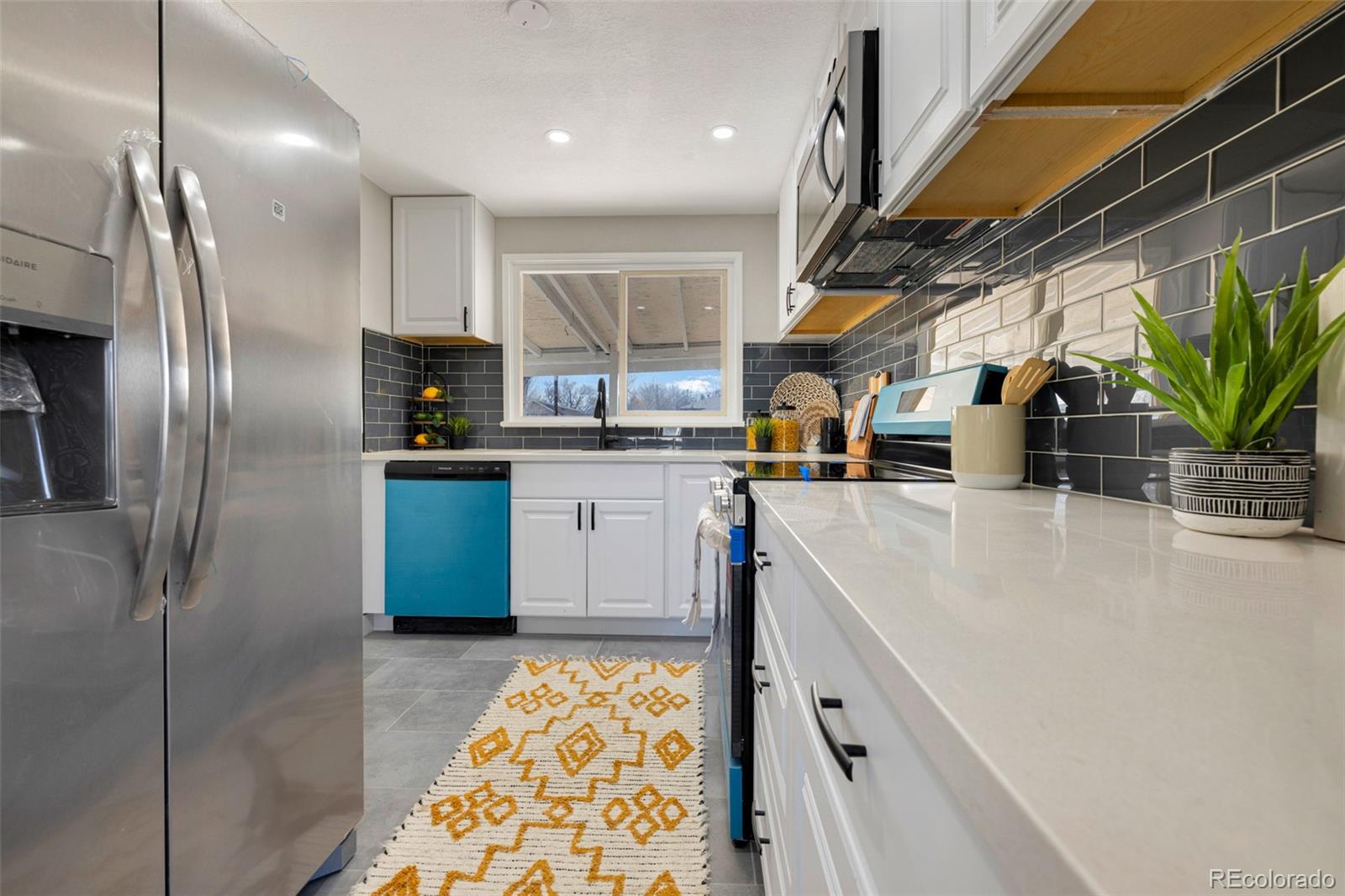 MLS Image #4 for 802  geneva street,aurora, Colorado