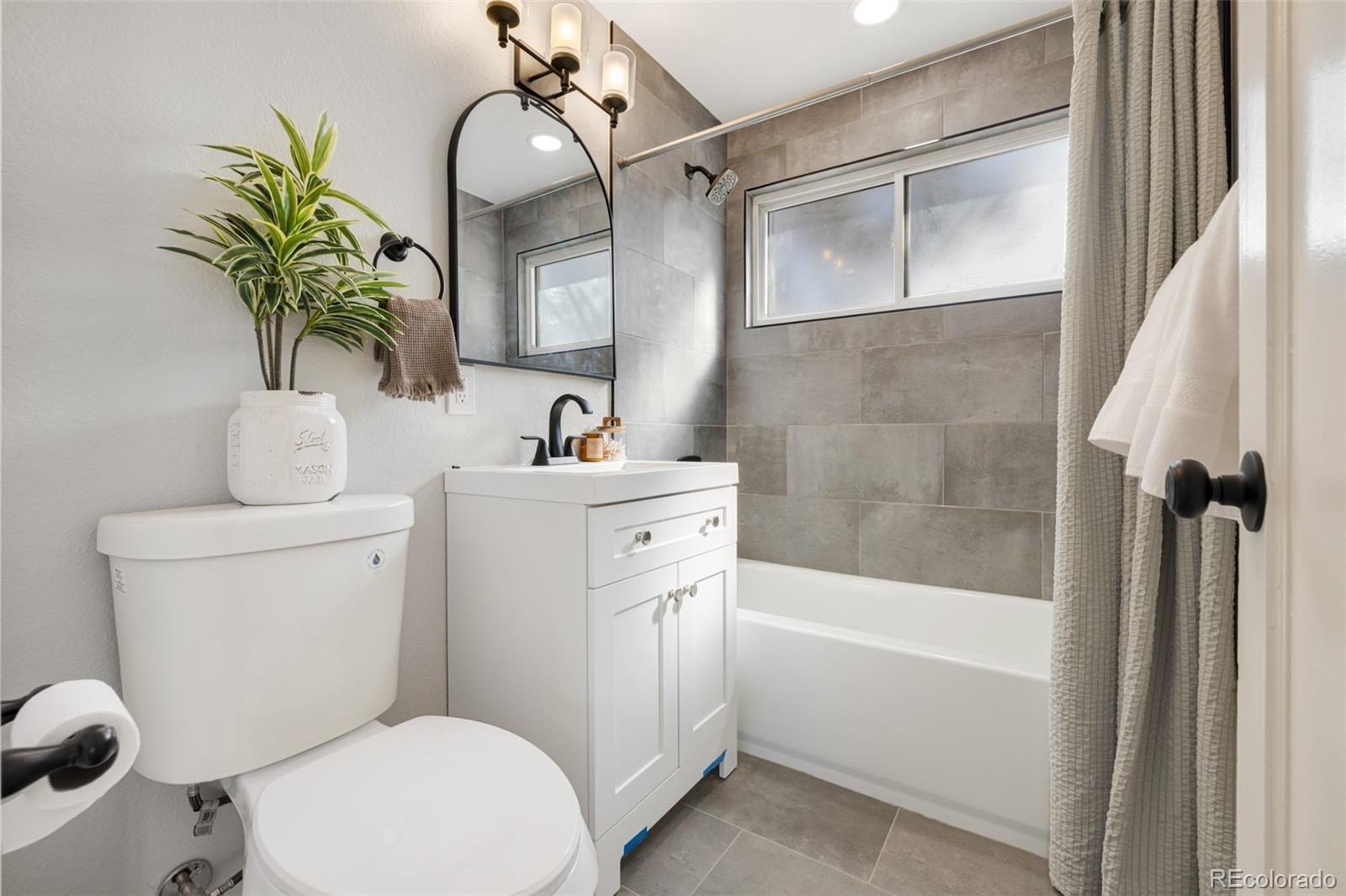 MLS Image #7 for 802  geneva street,aurora, Colorado