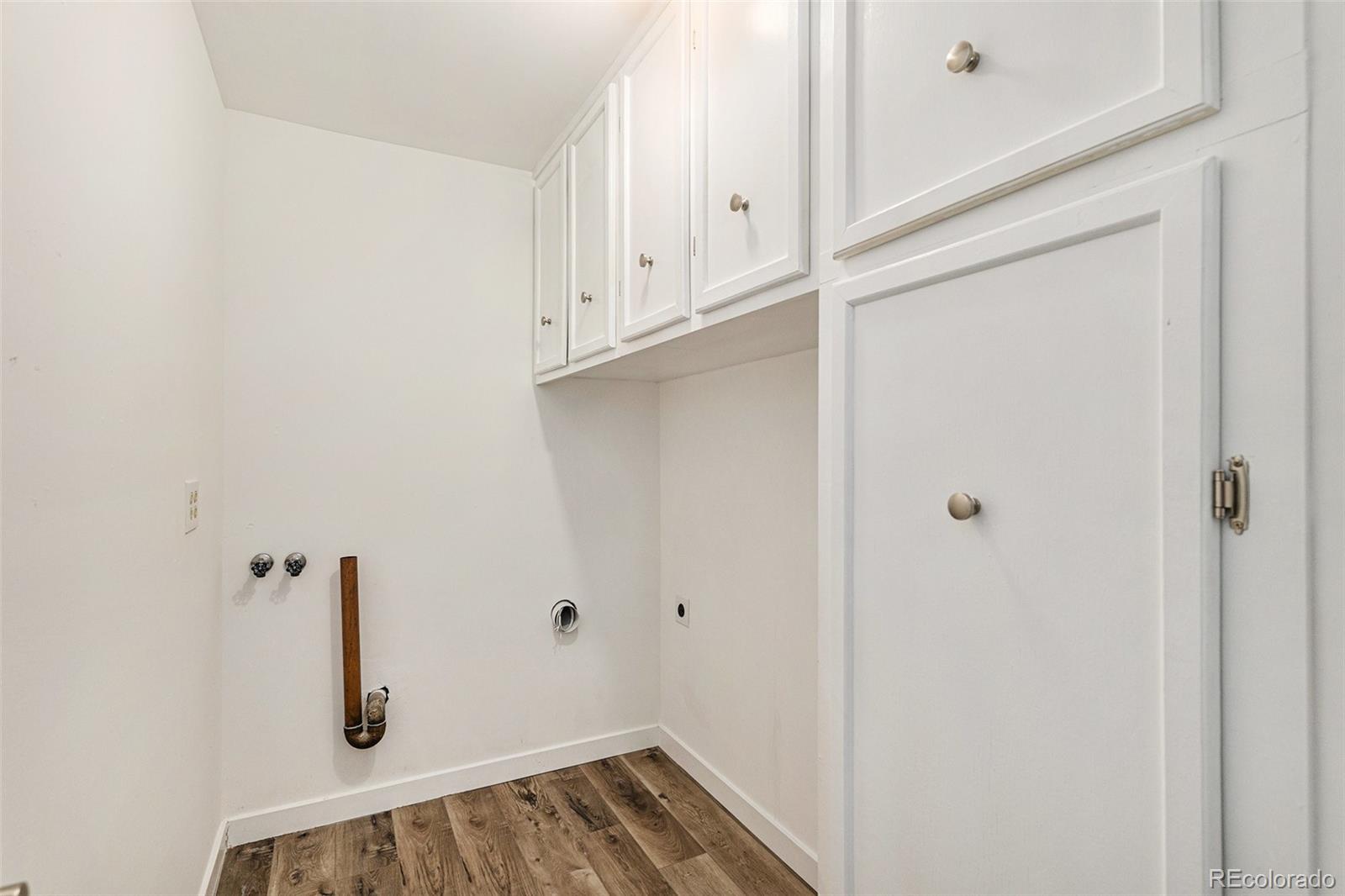 MLS Image #18 for 3460 s poplar street,denver, Colorado