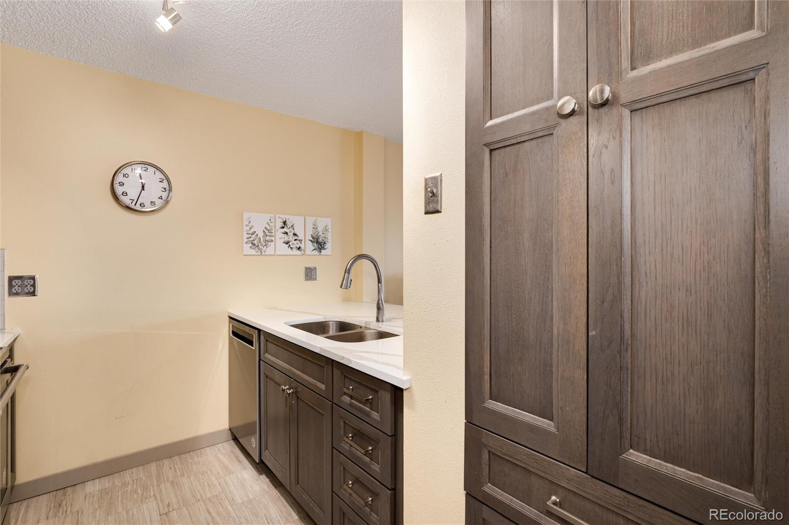 MLS Image #21 for 2880 s locust street 505n,denver, Colorado