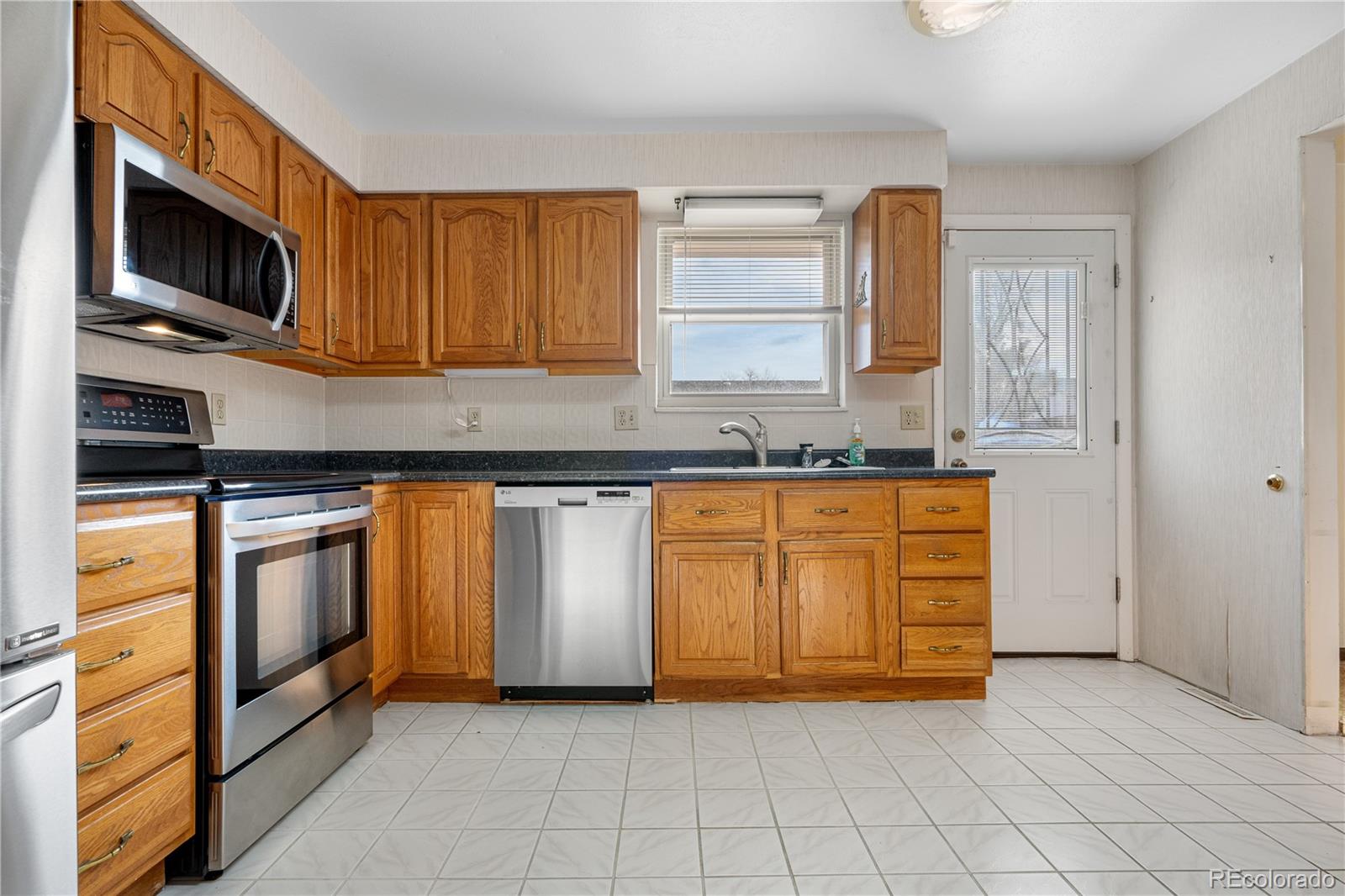 MLS Image #17 for 664  ouray way,aurora, Colorado
