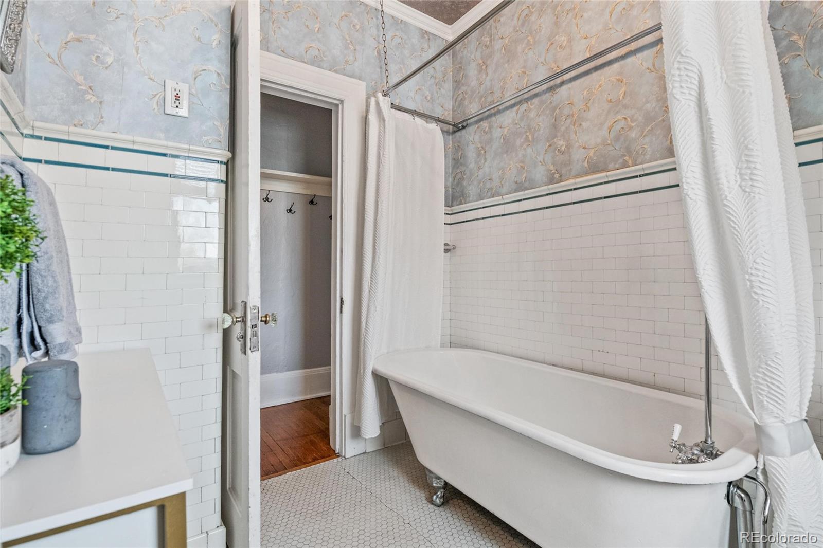 MLS Image #15 for 1563 n lafayette street,denver, Colorado