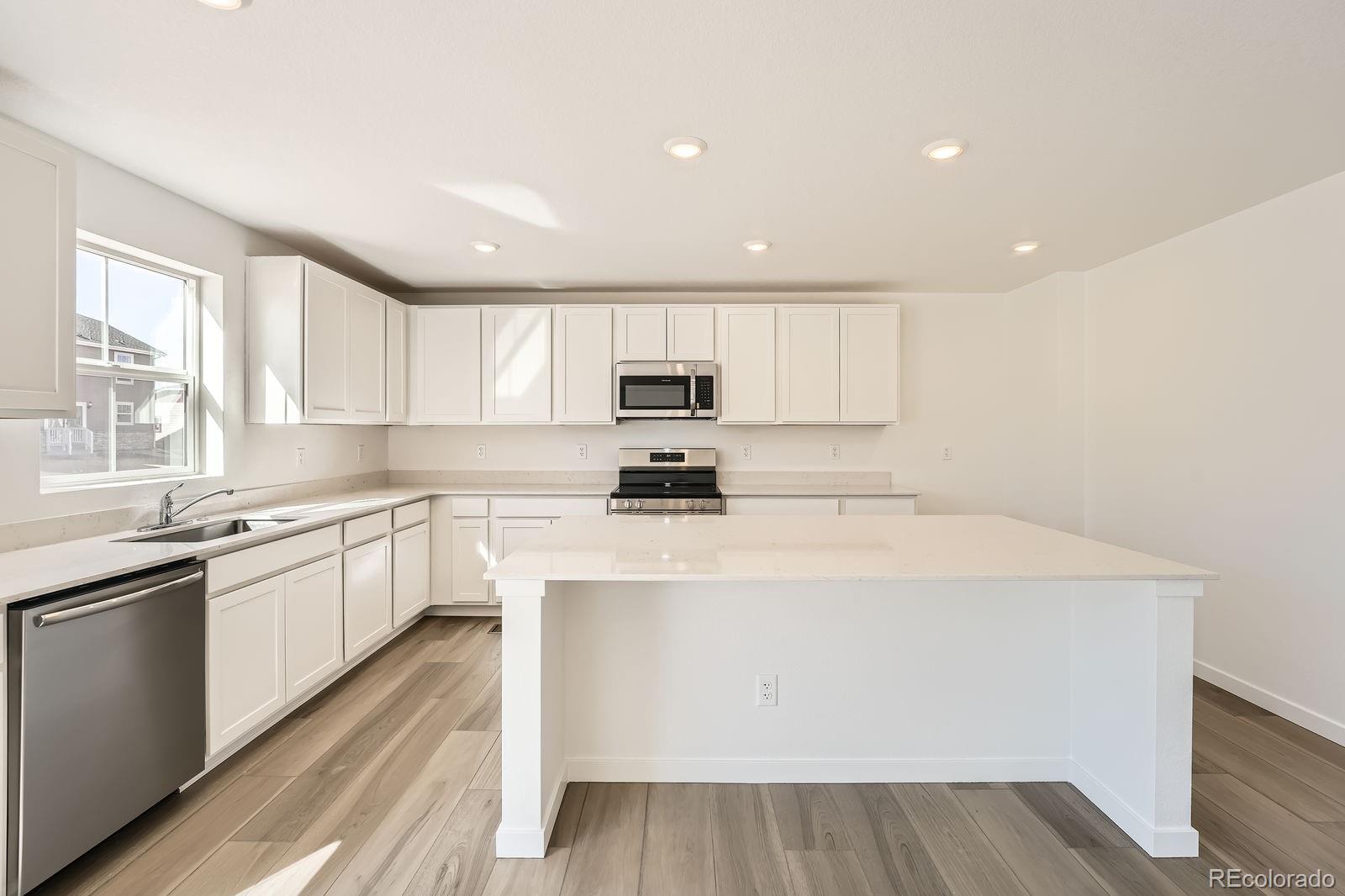 MLS Image #3 for 22016 e 39th place,aurora, Colorado