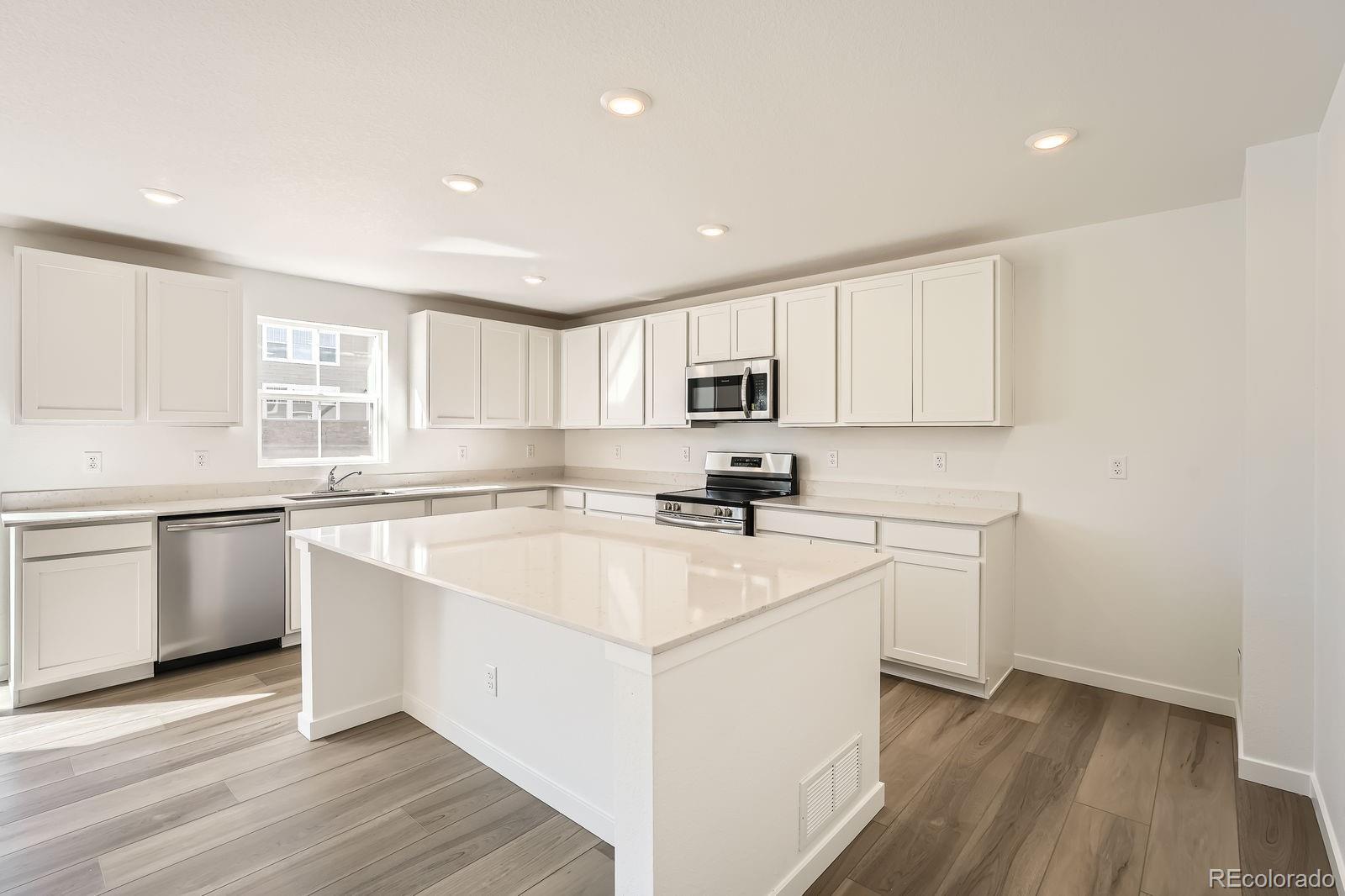 MLS Image #4 for 22016 e 39th place,aurora, Colorado