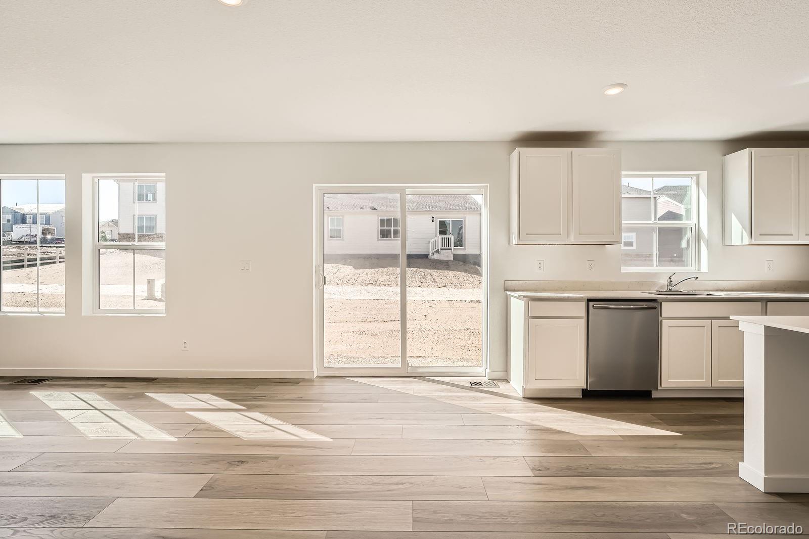 MLS Image #5 for 22016 e 39th place,aurora, Colorado