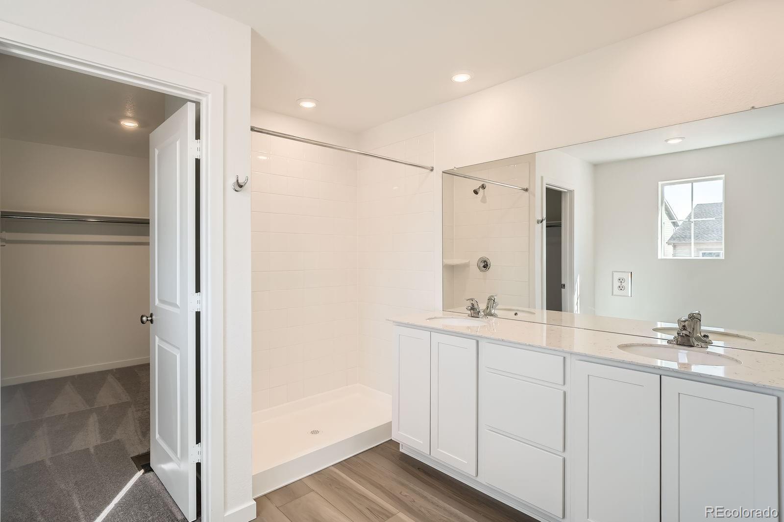 MLS Image #7 for 22016 e 39th place,aurora, Colorado