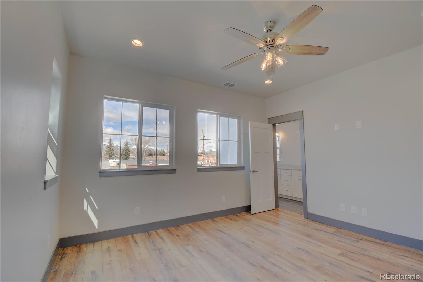 MLS Image #14 for 907  j street,salida, Colorado