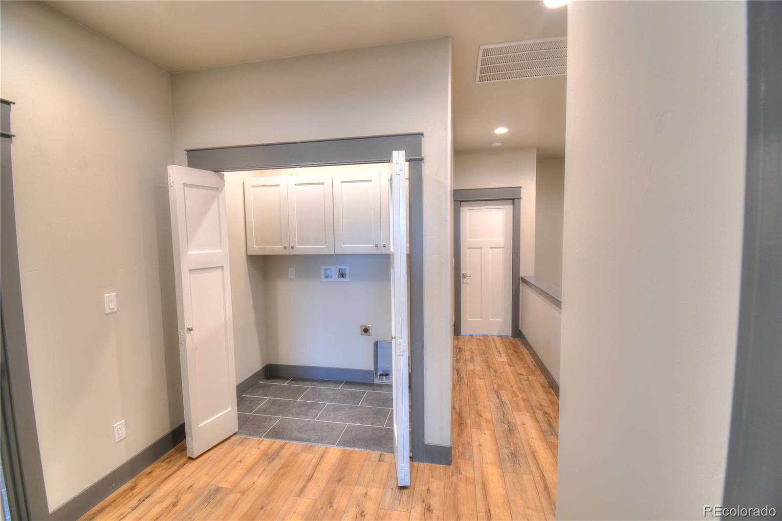 MLS Image #29 for 907  j street,salida, Colorado