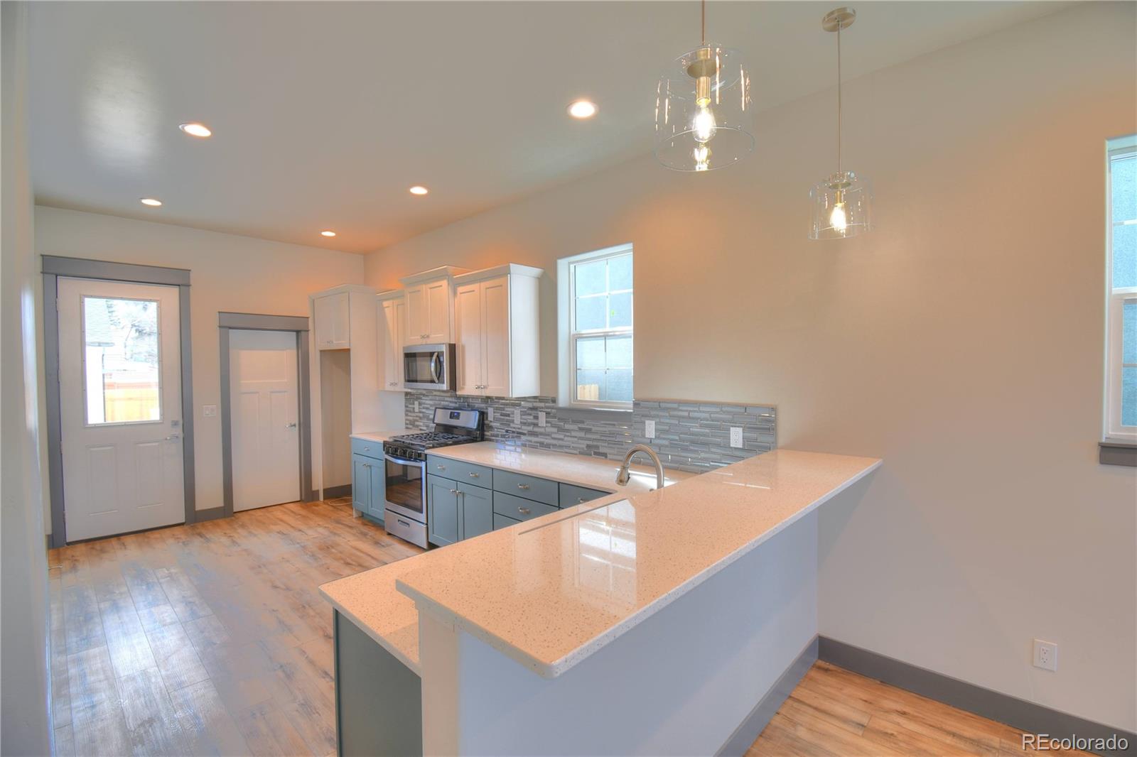 MLS Image #6 for 907  j street,salida, Colorado