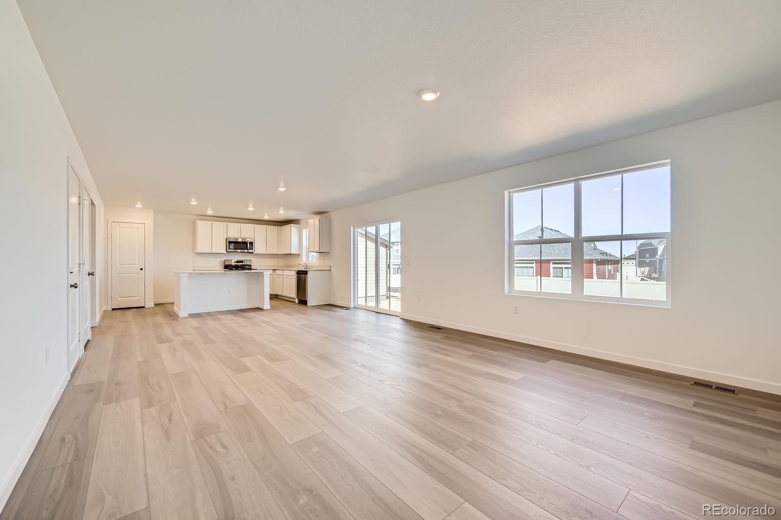 MLS Image #4 for 22037 e 39th place,aurora, Colorado