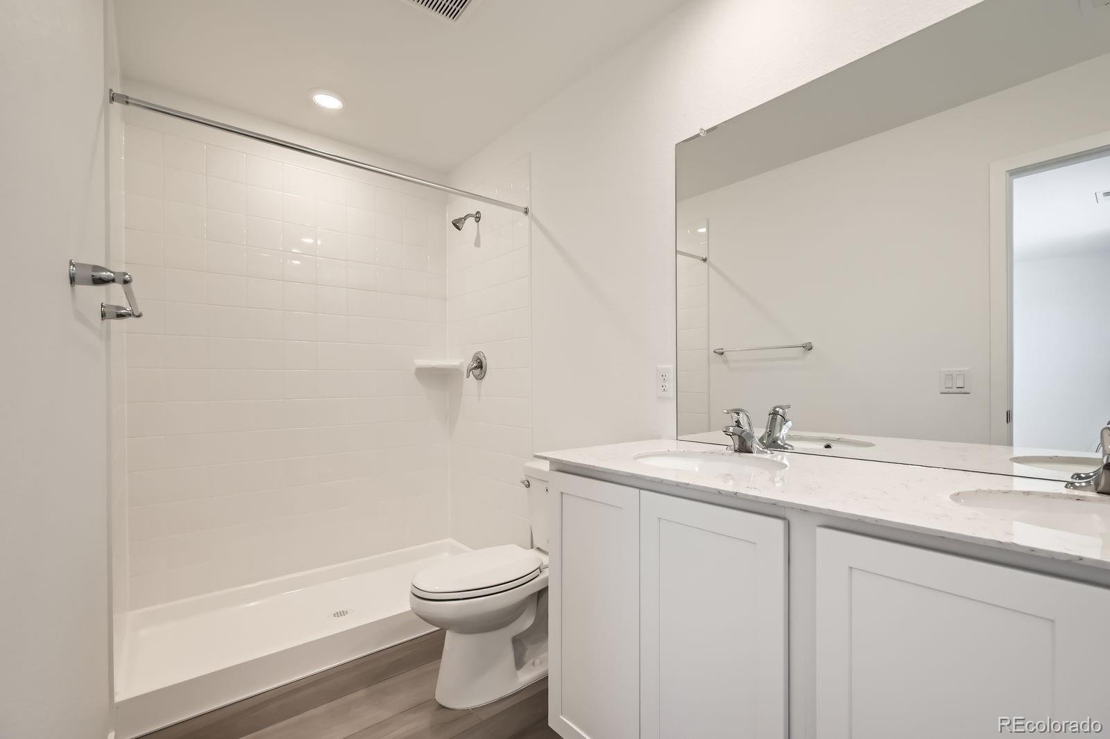 MLS Image #7 for 22037 e 39th place,aurora, Colorado