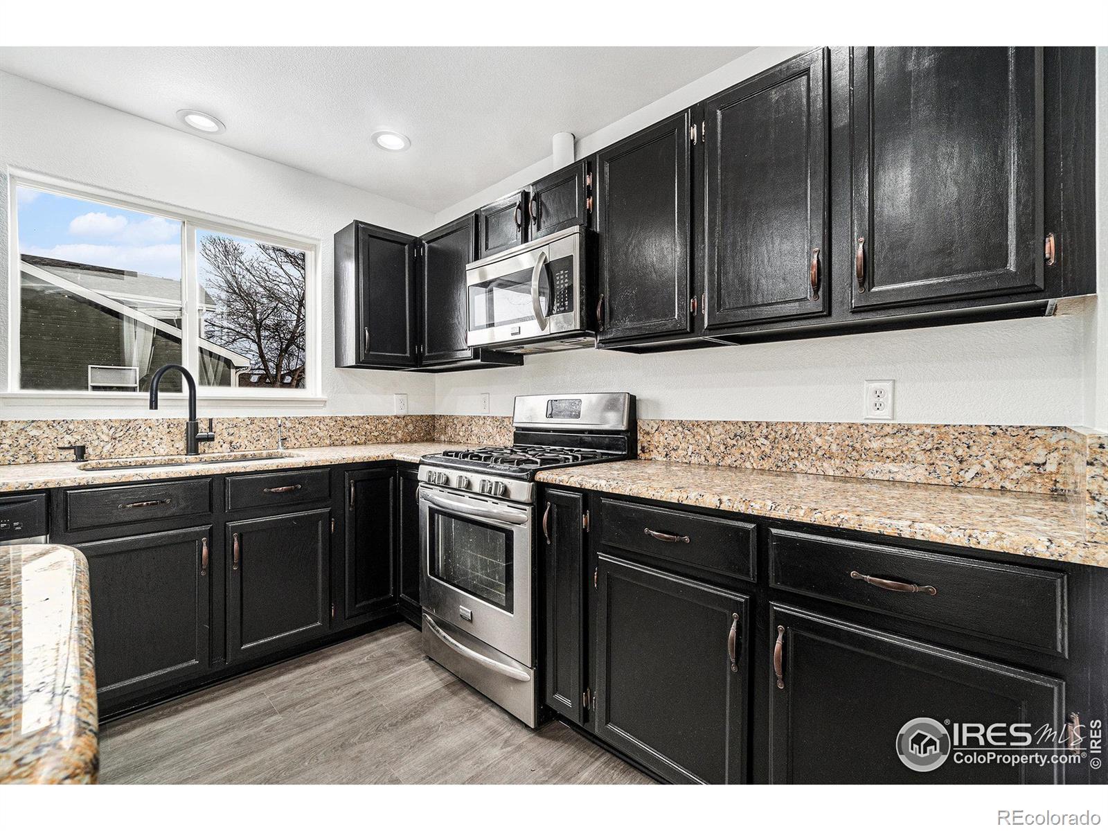 MLS Image #3 for 1101  glacier court,windsor, Colorado