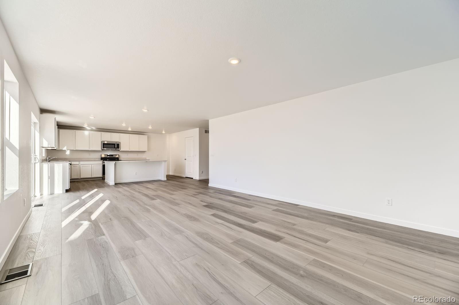 MLS Image #2 for 21934 e 39th avenue,aurora, Colorado