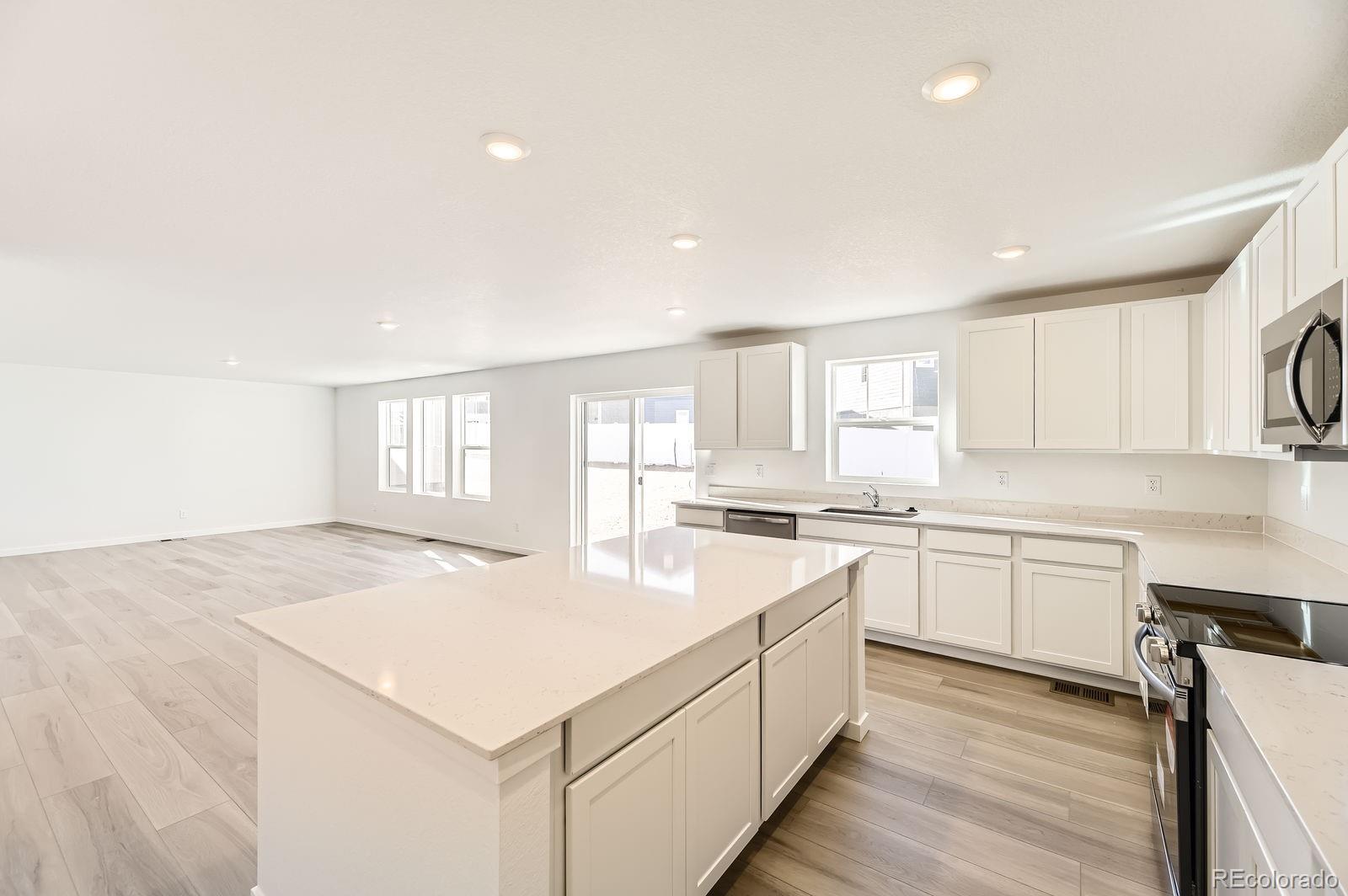 MLS Image #4 for 21934 e 39th avenue,aurora, Colorado