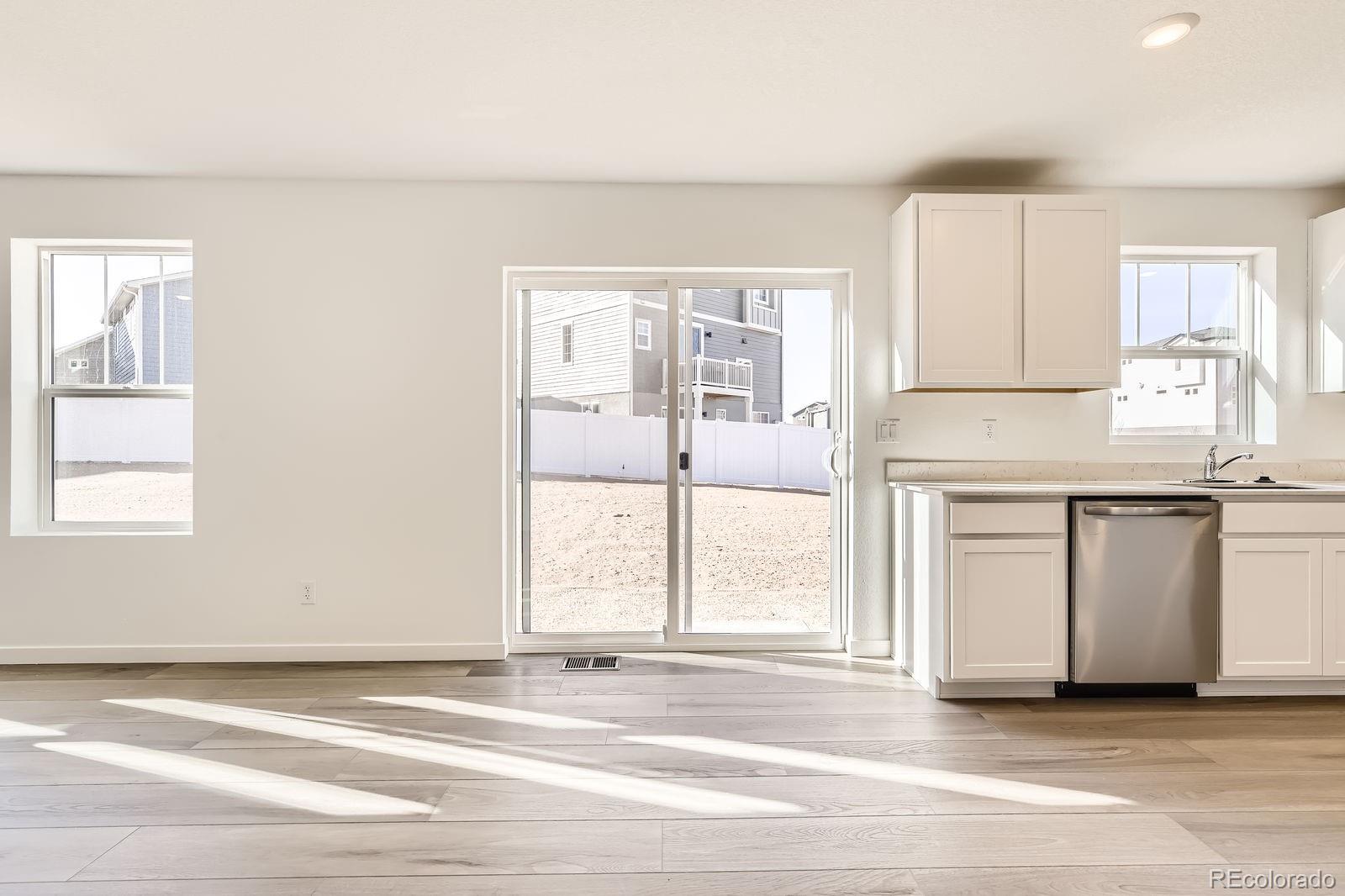 MLS Image #5 for 21934 e 39th avenue,aurora, Colorado