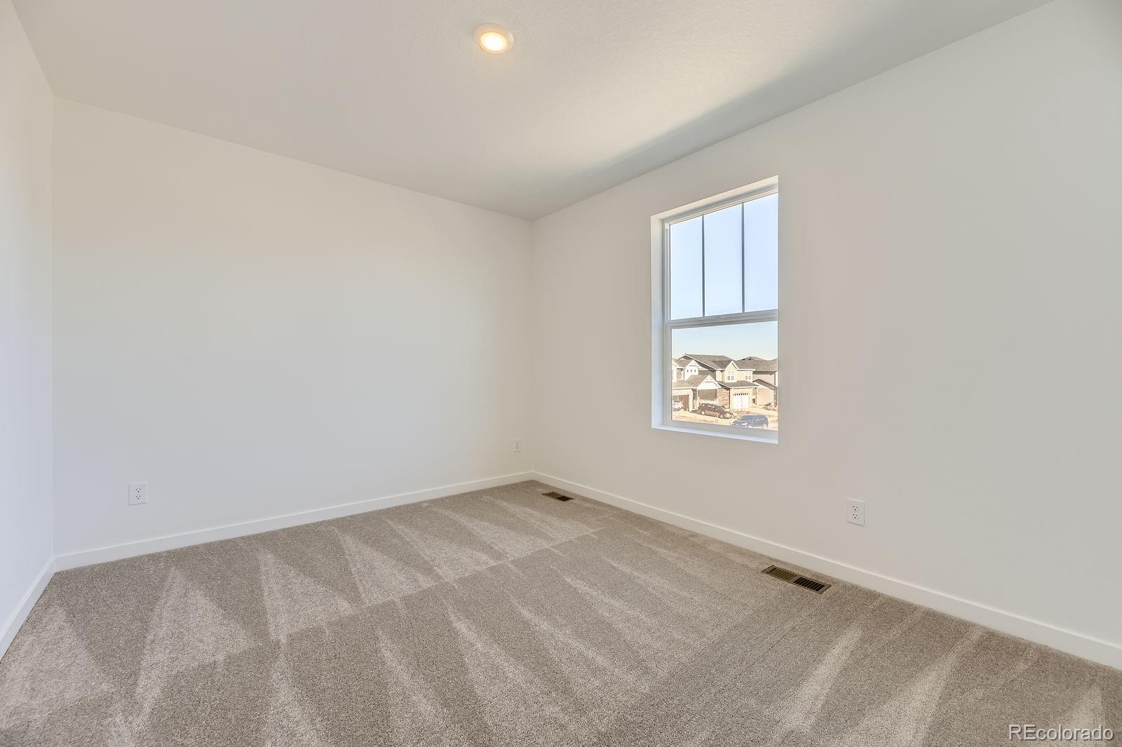 MLS Image #8 for 21934 e 39th avenue,aurora, Colorado