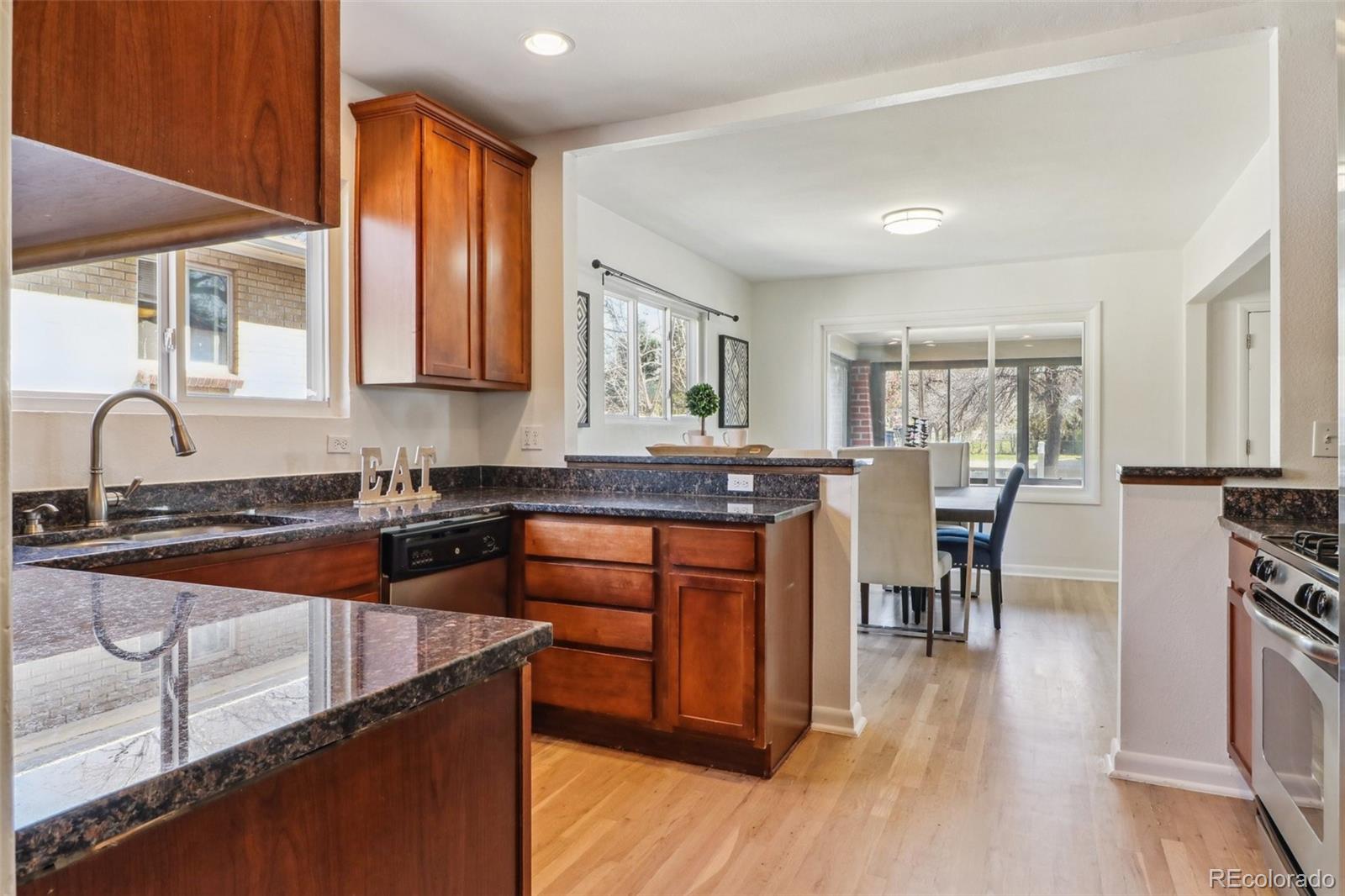 MLS Image #11 for 3527 w 44th avenue,denver, Colorado