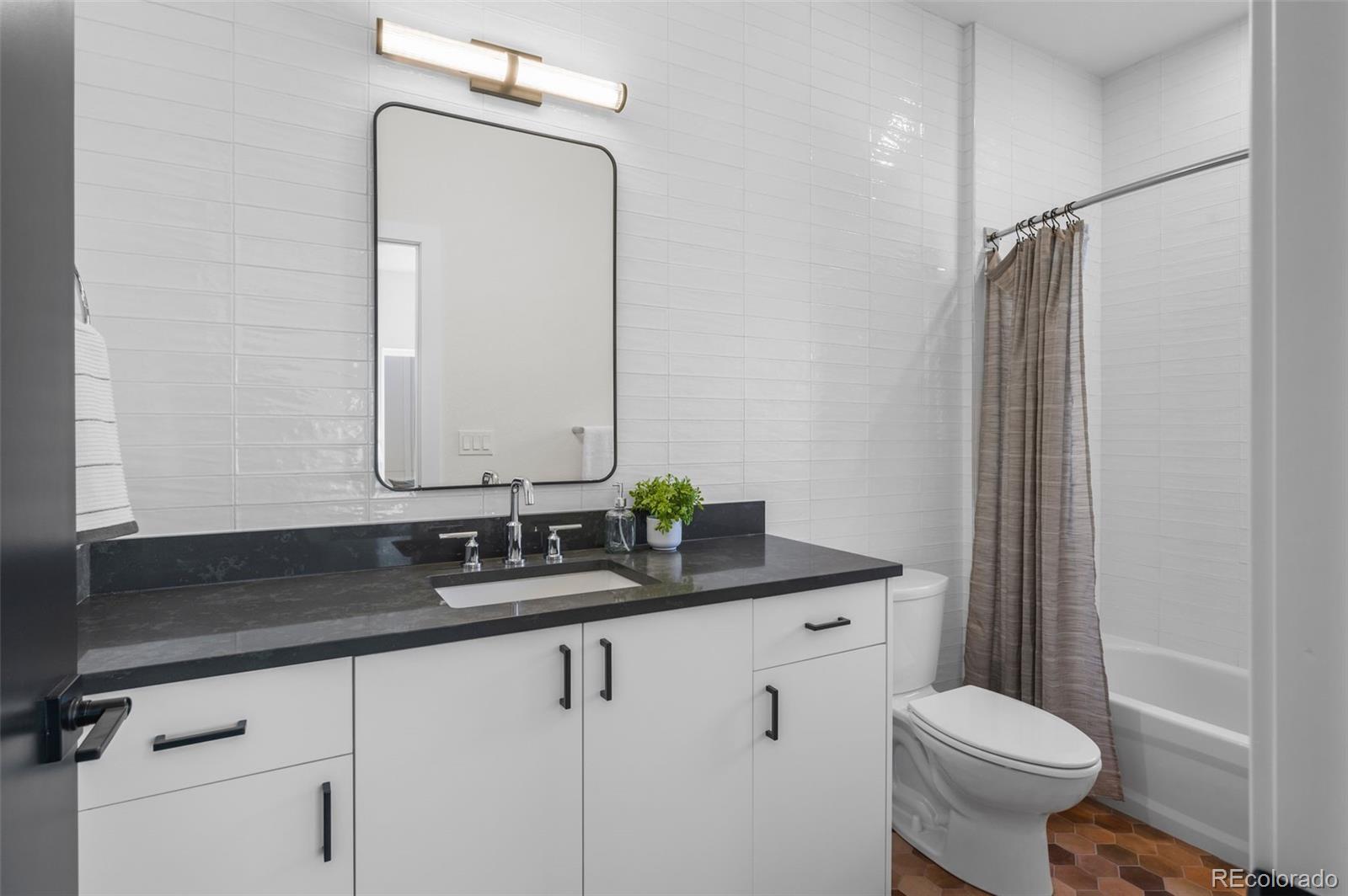 MLS Image #18 for 3275  lawrence street,denver, Colorado