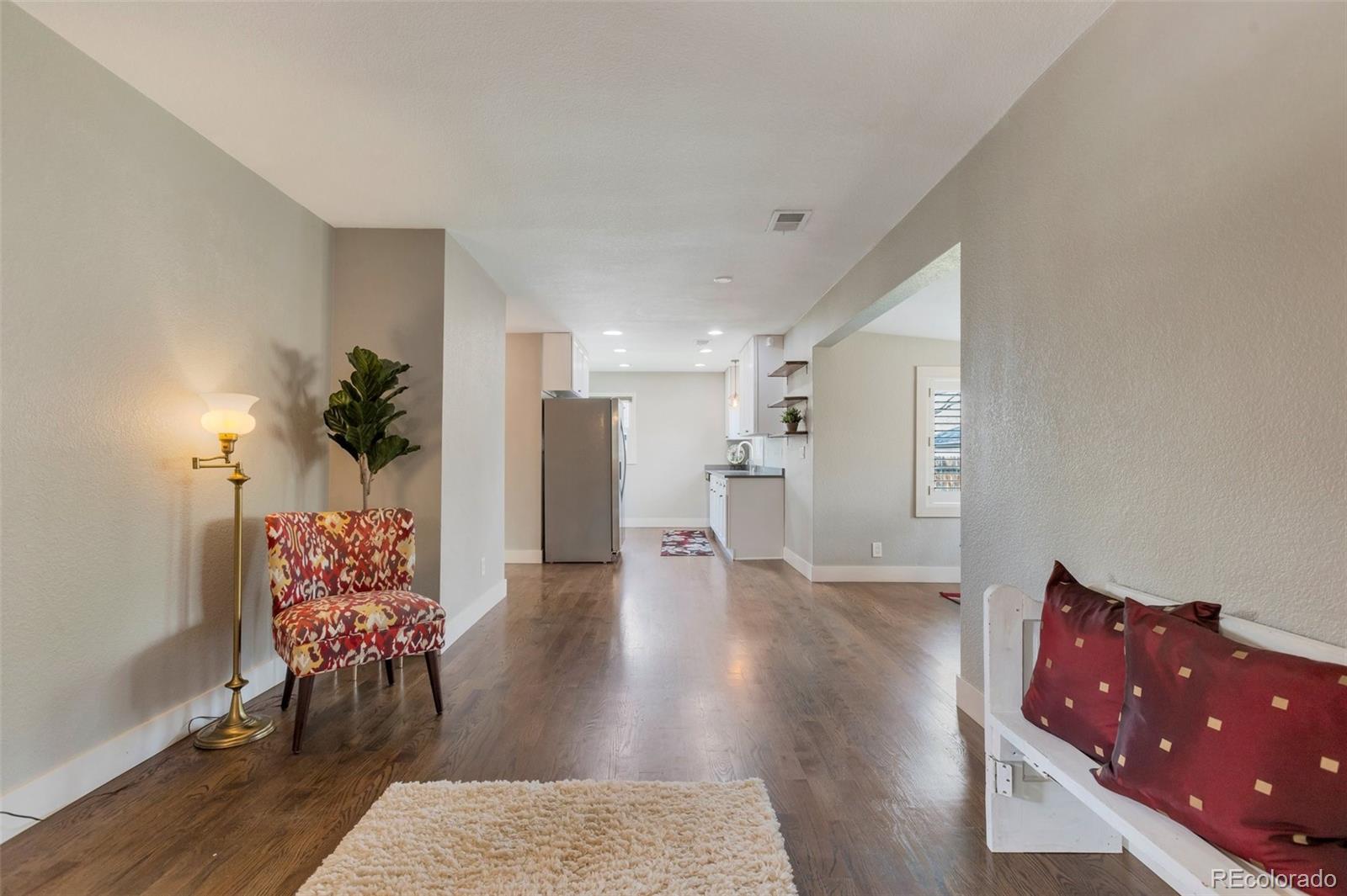 MLS Image #5 for 6528 s louthan street,littleton, Colorado