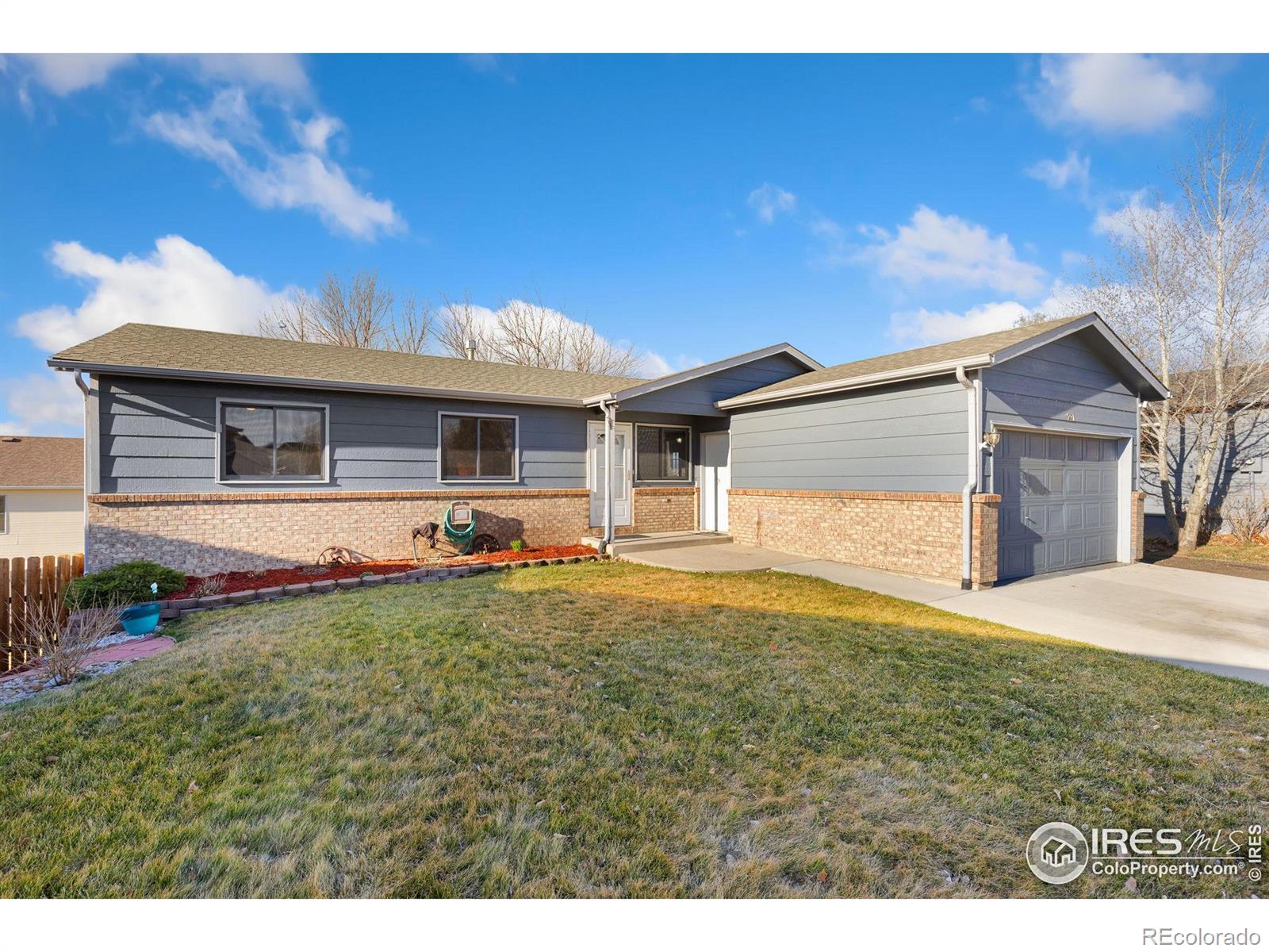 MLS Image #1 for 721  sage place,berthoud, Colorado