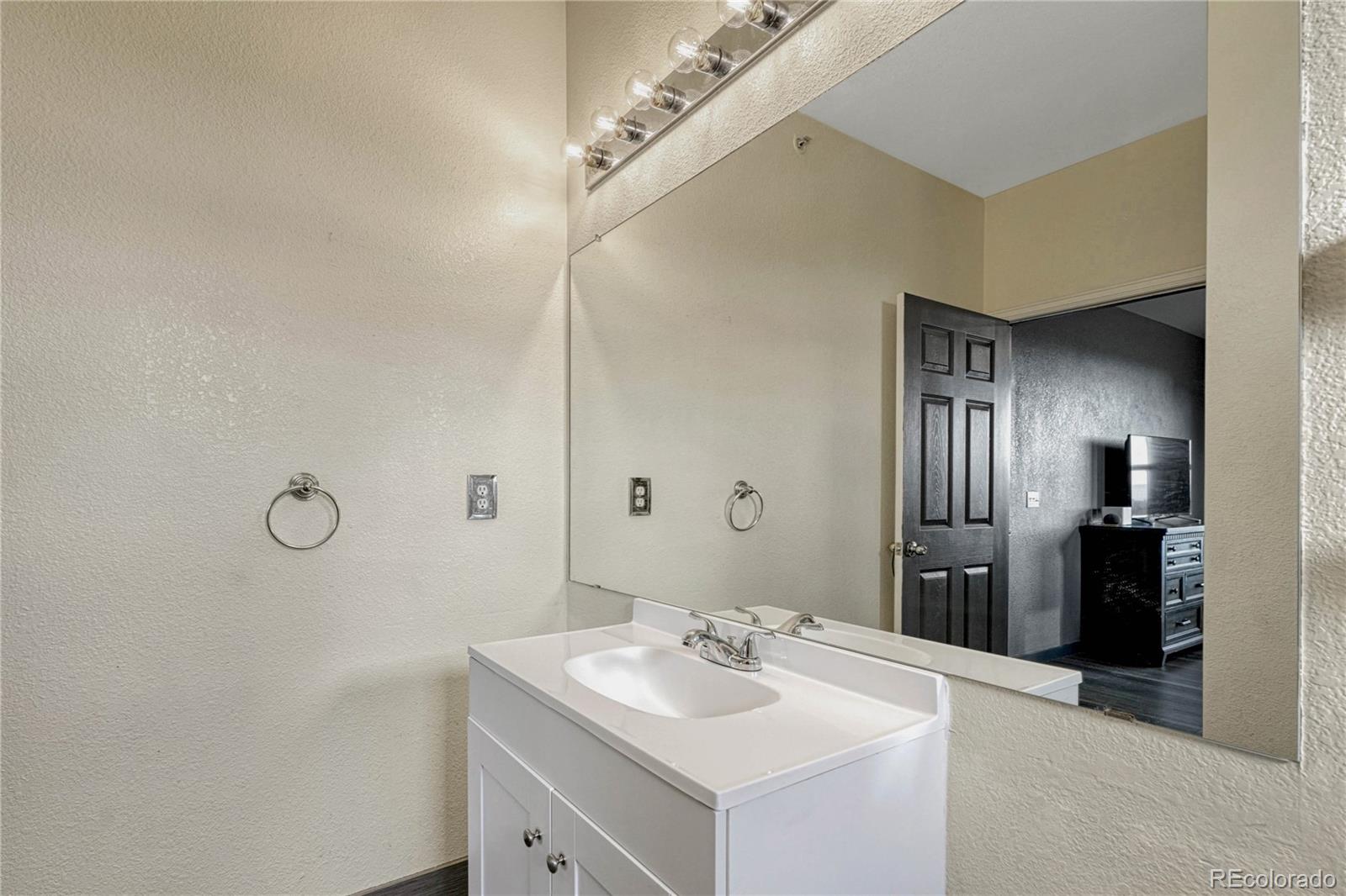 MLS Image #14 for 14333 e 1st drive,aurora, Colorado