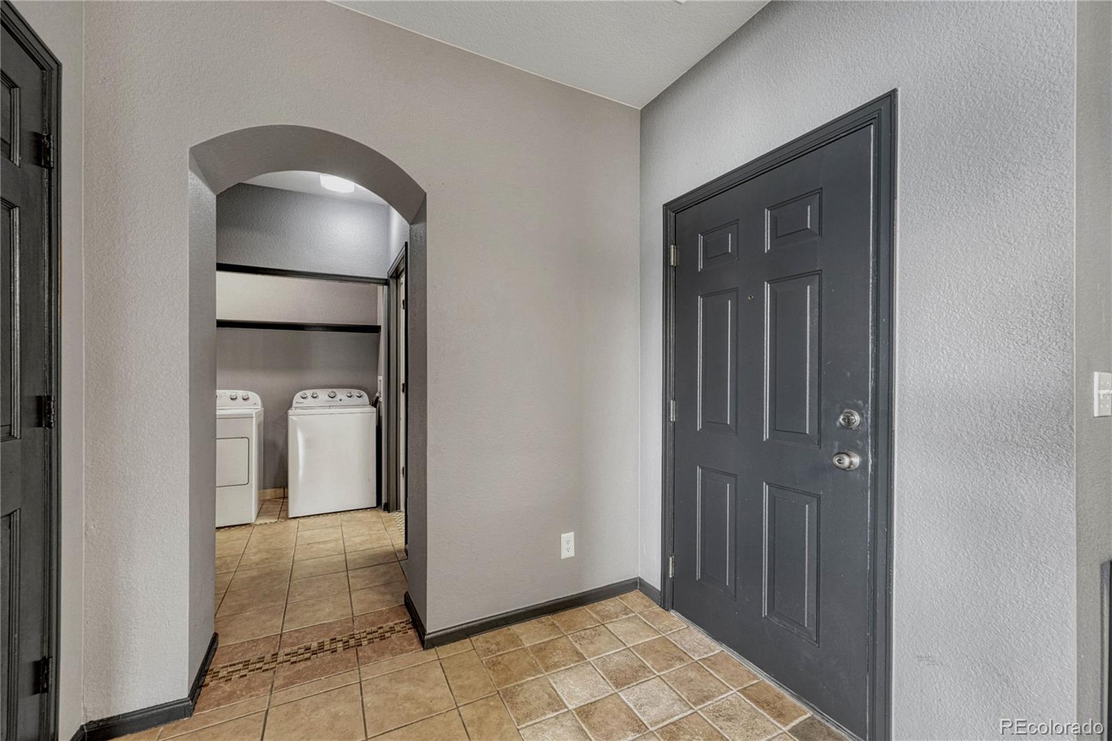 MLS Image #4 for 14333 e 1st drive,aurora, Colorado