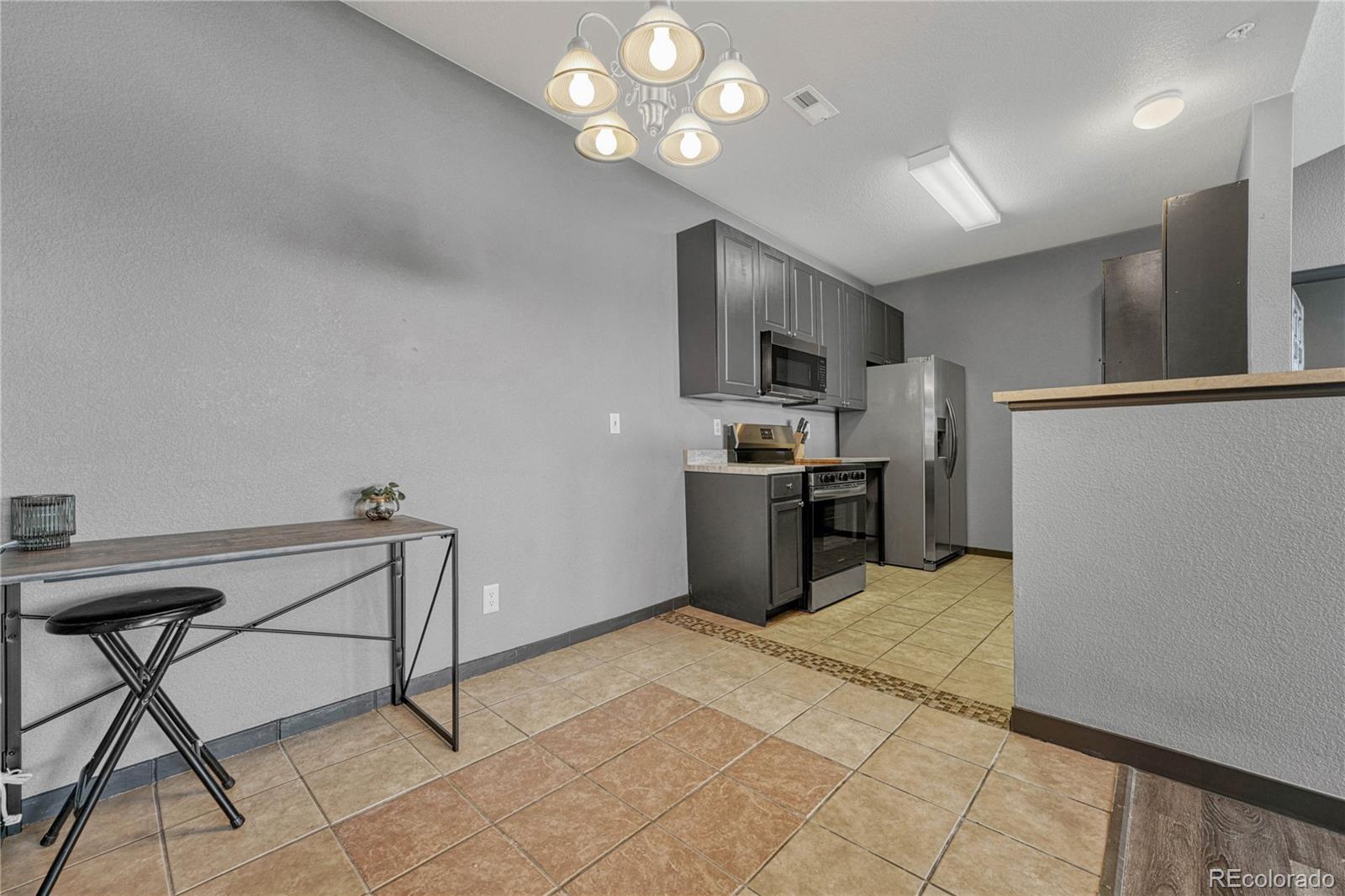 MLS Image #5 for 14333 e 1st drive,aurora, Colorado
