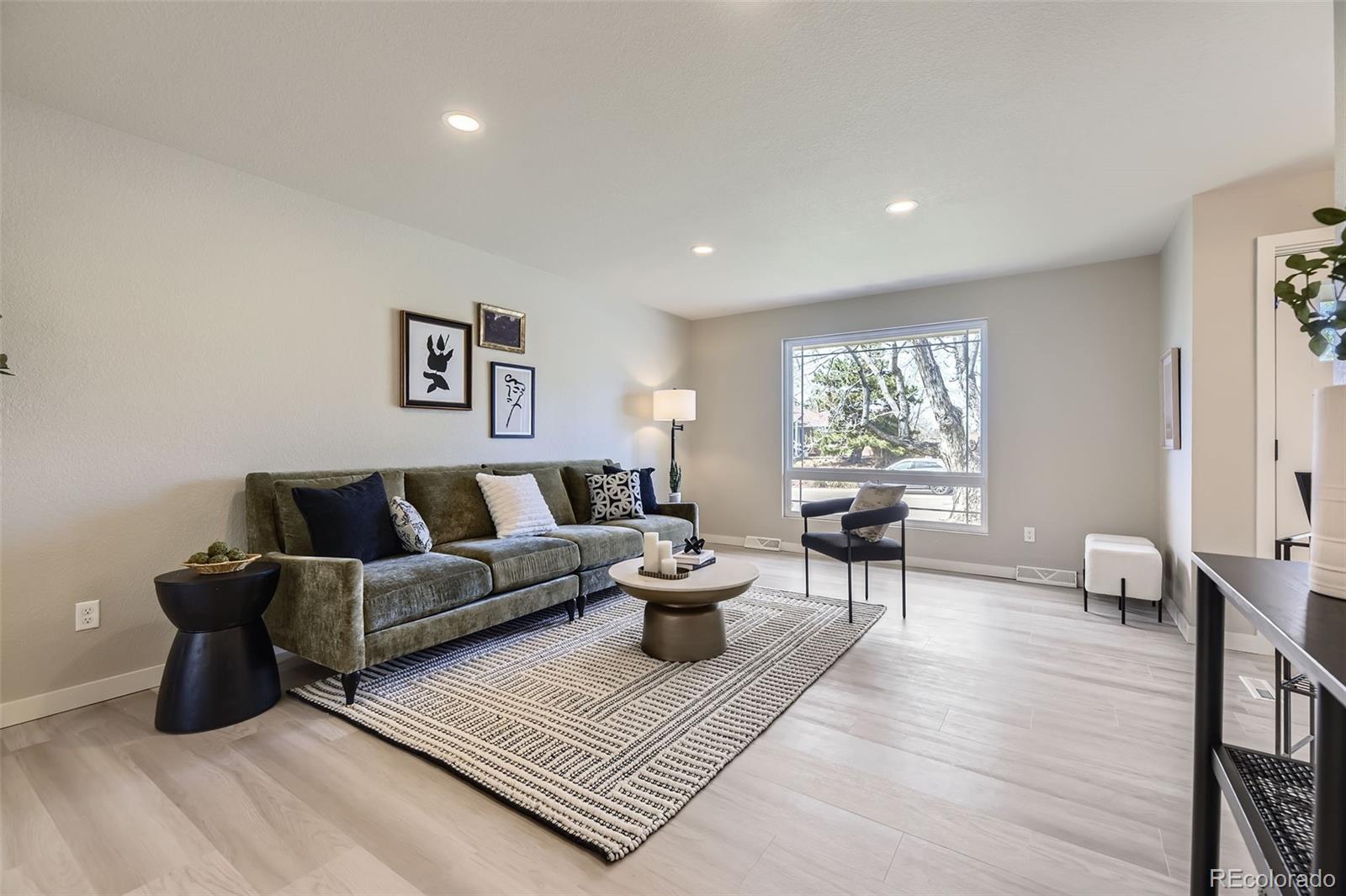 MLS Image #4 for 1576 e mineral avenue,centennial, Colorado