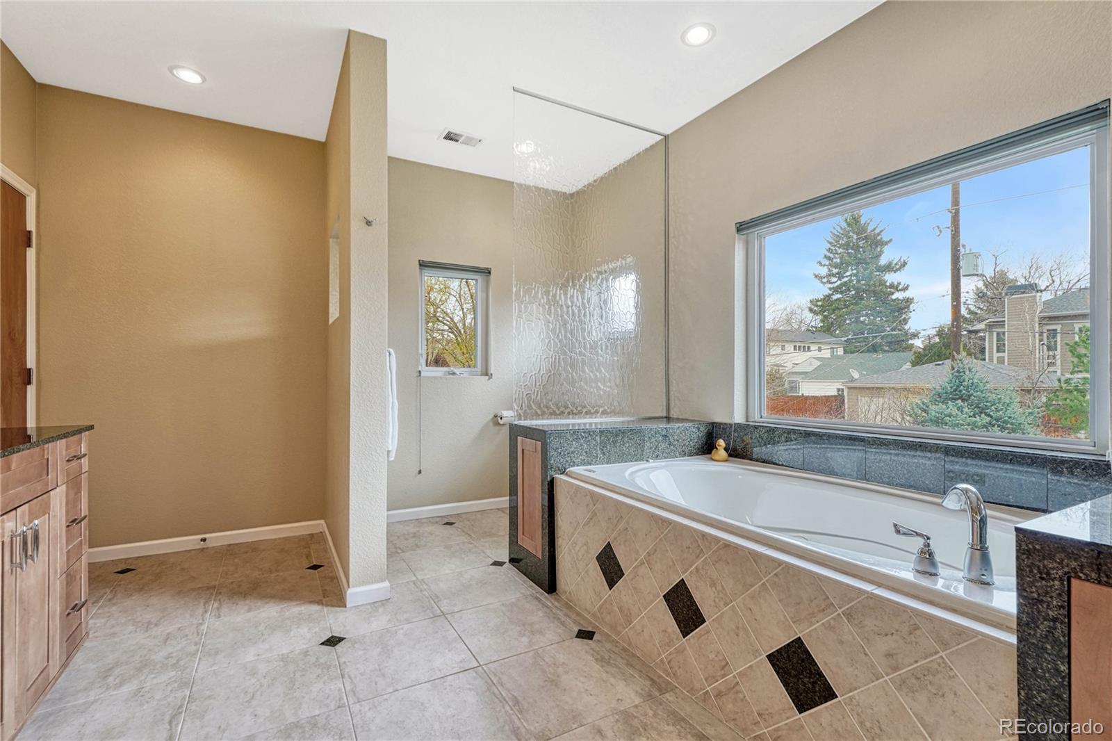 MLS Image #25 for 1590 s milwaukee street,denver, Colorado